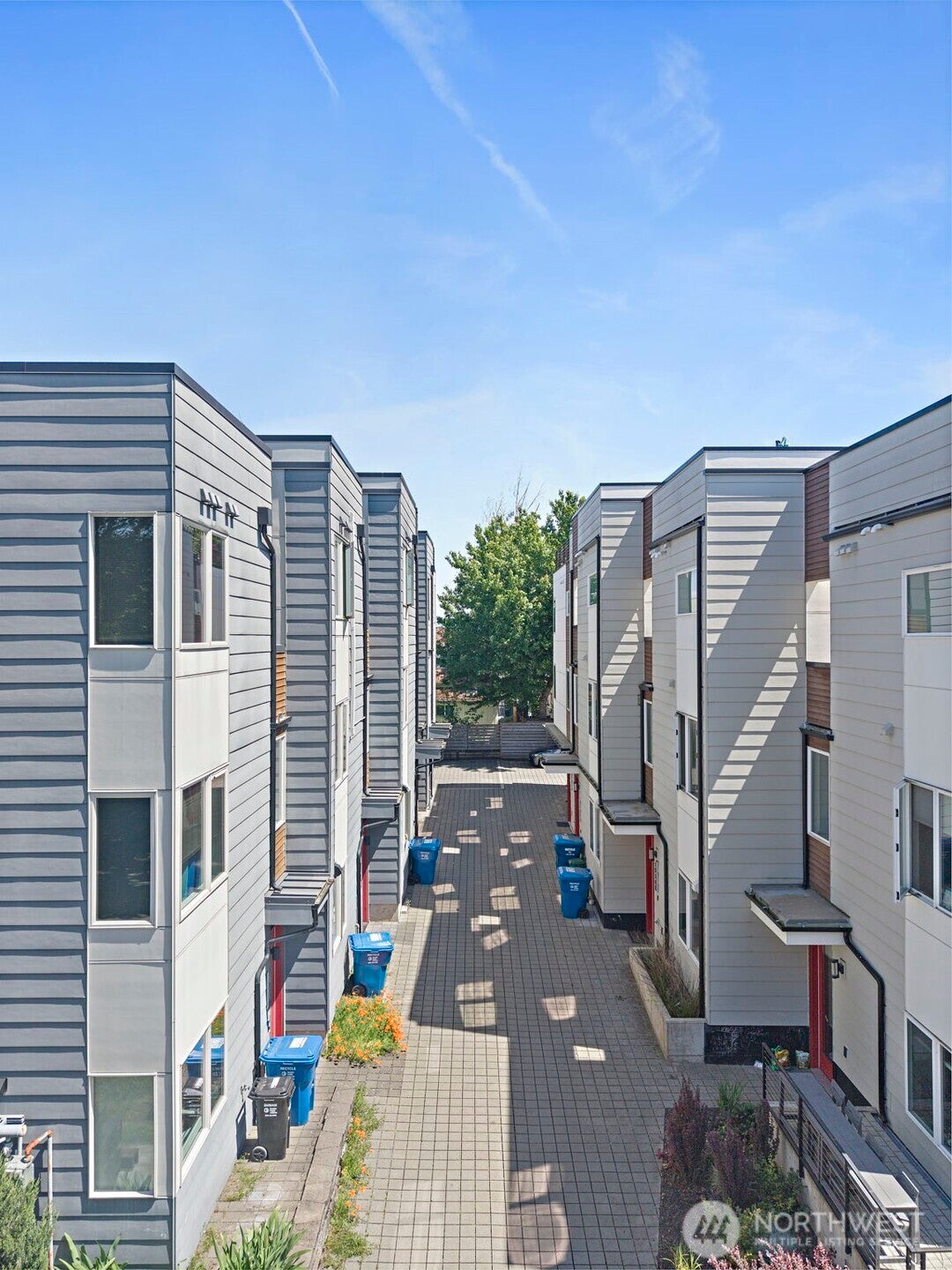 Seattle, Washington, 98144, United States, 3 Bedrooms Bedrooms, ,2 BathroomsBathrooms,Residential,For Sale,2049305