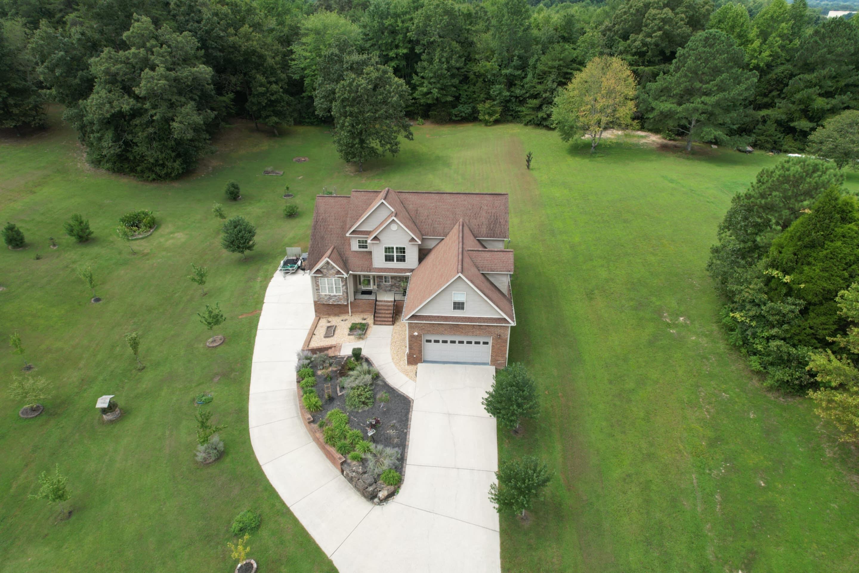 Spring City, Tennessee, 37381, United States, 4 Bedrooms Bedrooms, ,3 BathroomsBathrooms,Residential,For Sale,1927411