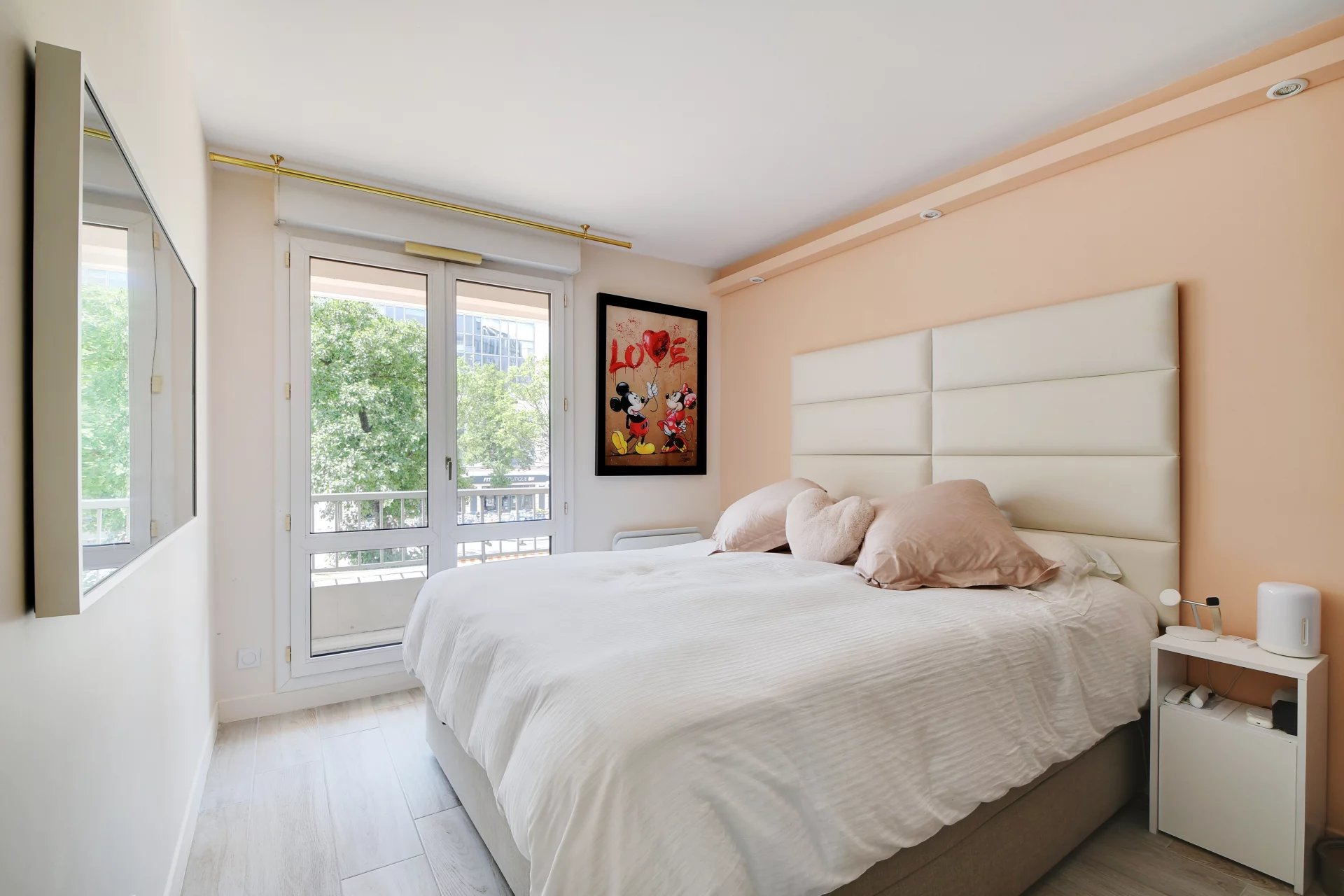 Issy-les-Moulineaux, Île-de-France, 92130, FR, 3 Bedrooms Bedrooms, ,2 BathroomsBathrooms,Residential,For Sale,1867737