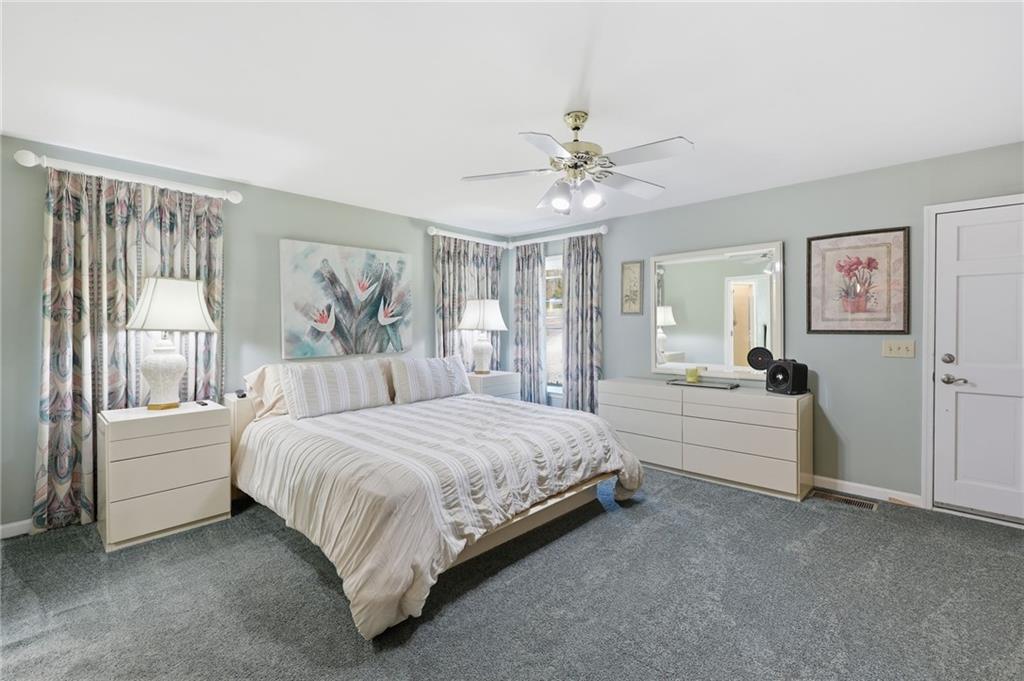 Buford, Georgia, 30518, United States, 4 Bedrooms Bedrooms, ,4 BathroomsBathrooms,Residential,For Sale,1986325