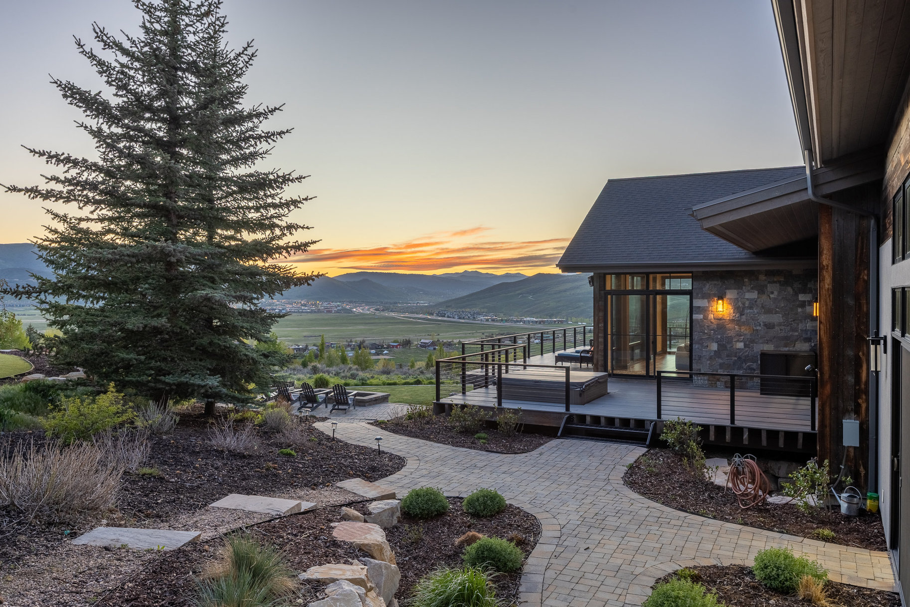  Framed by Panoramic Mountain Views with Access to Round Valley