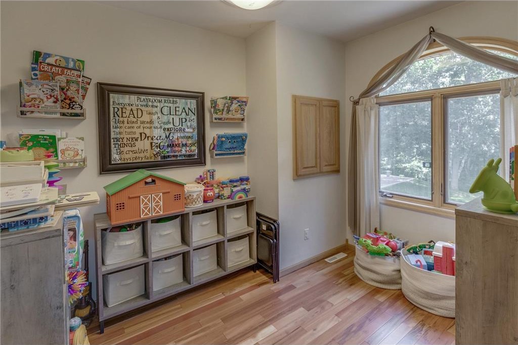 Motley, Minnesota, 56466, United States, 5 Bedrooms Bedrooms, ,3 BathroomsBathrooms,Residential,For Sale,1975318