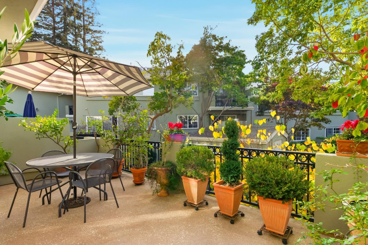 Menlo Park, California, 94025, United States, 1 Bedroom Bedrooms, ,1 BathroomBathrooms,Residential,For Sale,1992903