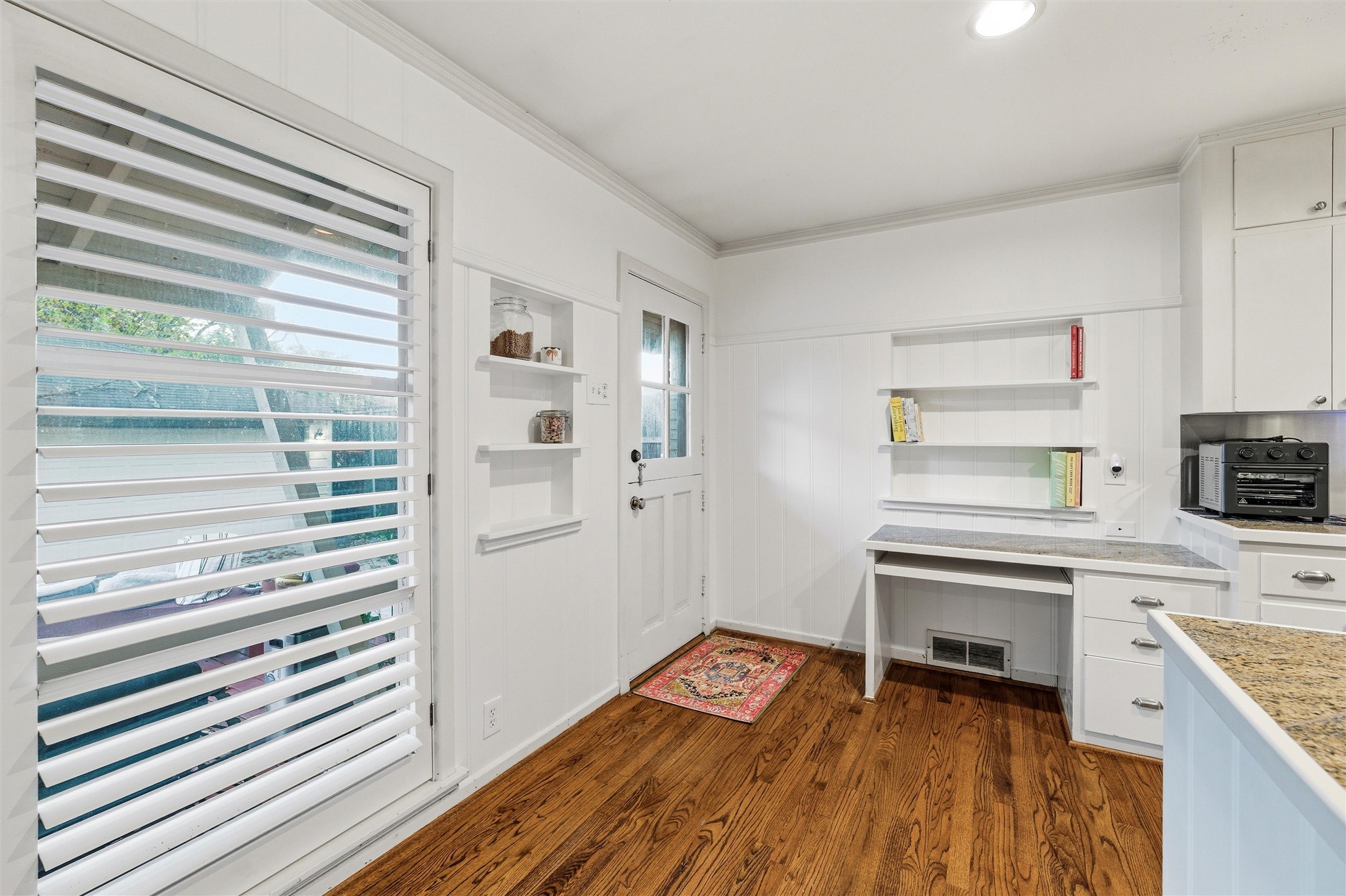 Dallas, Texas, 75214, United States, 3 Bedrooms Bedrooms, ,2 BathroomsBathrooms,Residential,For Sale,1989303