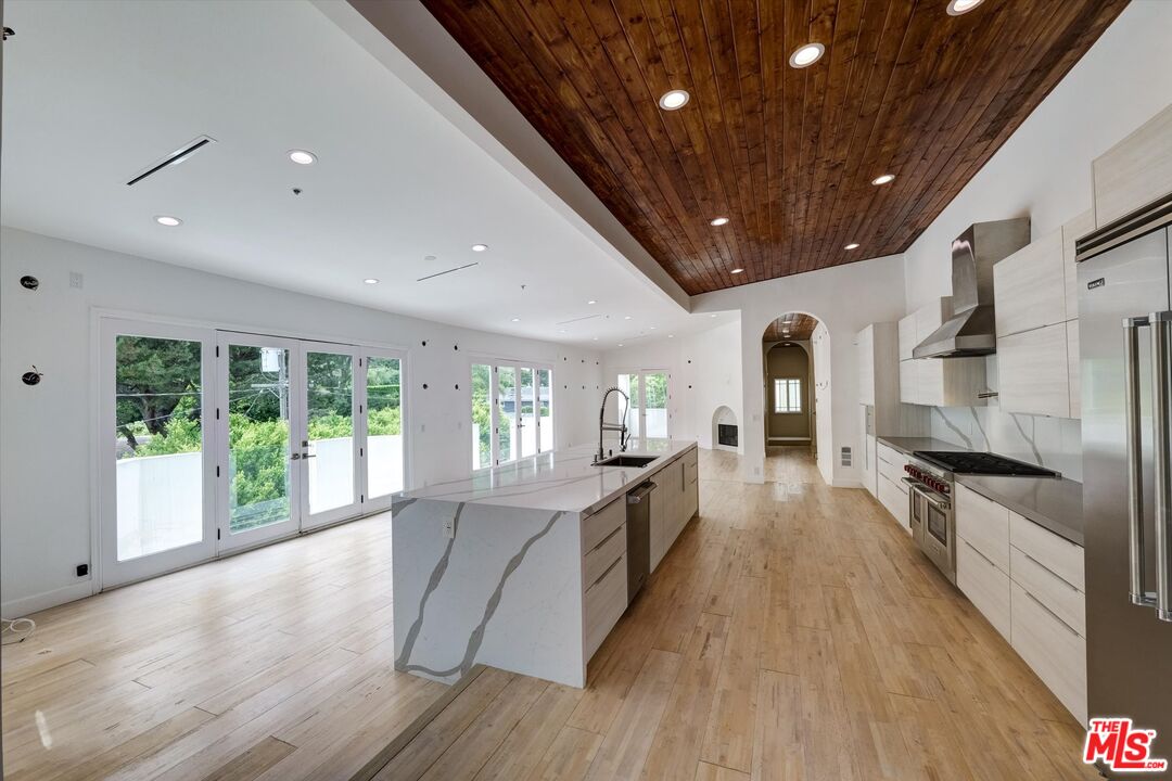 Beverly Hills, California, 90210, United States, 8 Bedrooms Bedrooms, ,3 BathroomsBathrooms,Residential,For Sale,1916732