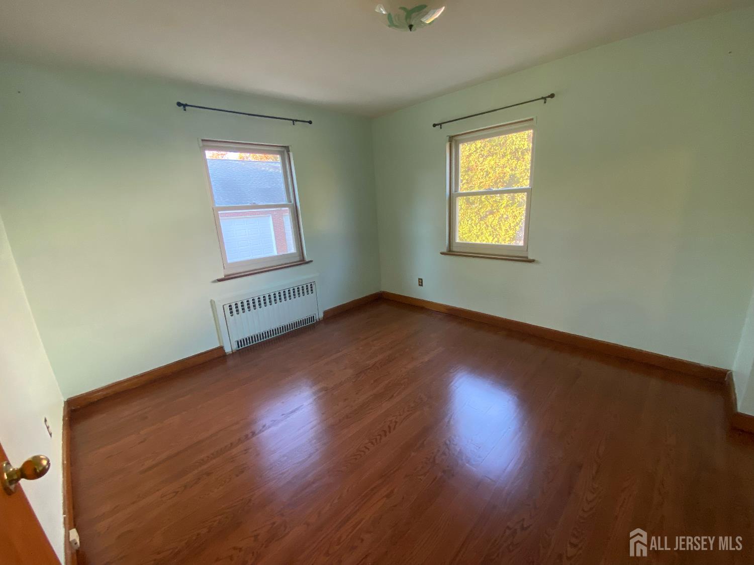 East Brunswick, New Jersey, 08816, United States, 5 Bedrooms Bedrooms, ,2 BathroomsBathrooms,Residential,For Sale,1956516