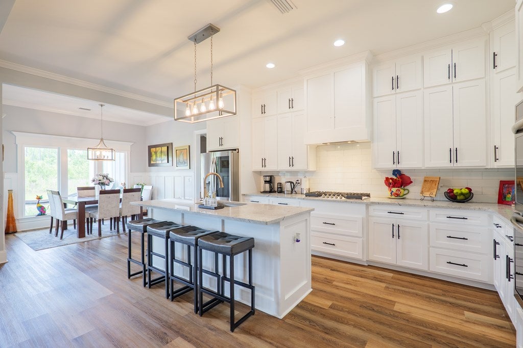 Valdosta, Georgia, 31601, United States, 4 Bedrooms Bedrooms, ,5 BathroomsBathrooms,Residential,For Sale,1991156