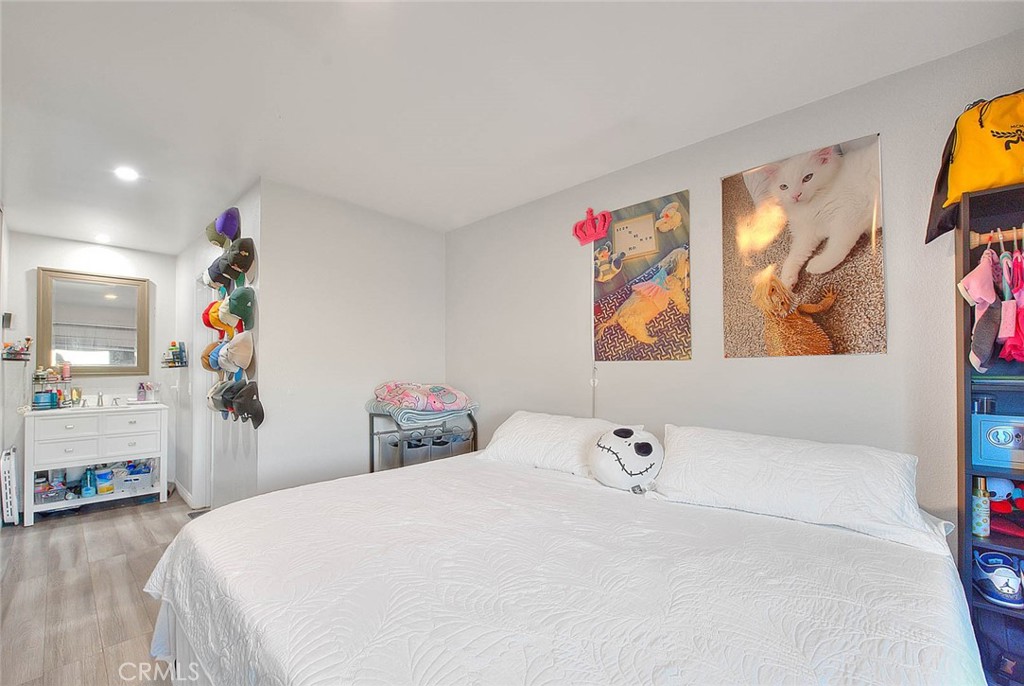 Jurupa Valley, California, 92509, United States, 4 Bedrooms Bedrooms, ,2 BathroomsBathrooms,Residential,For Sale,1998083