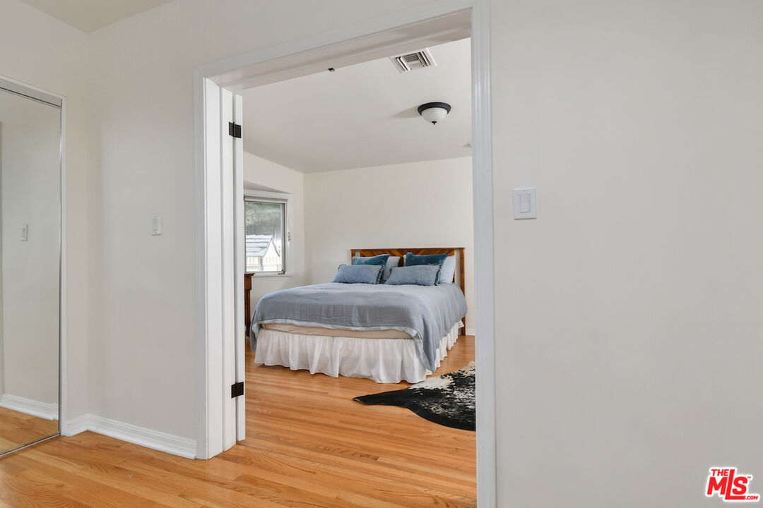 Los Angeles, California, 90077, United States, 3 Bedrooms Bedrooms, ,2 BathroomsBathrooms,Residential,For Sale,1901054