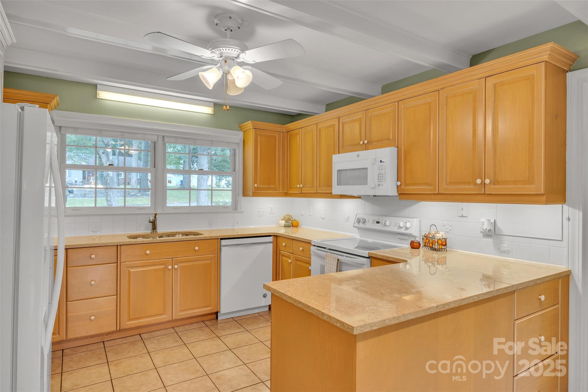 Hickory, North Carolina, 28601, United States, 5 Bedrooms Bedrooms, ,5 BathroomsBathrooms,Residential,For Sale,1941000