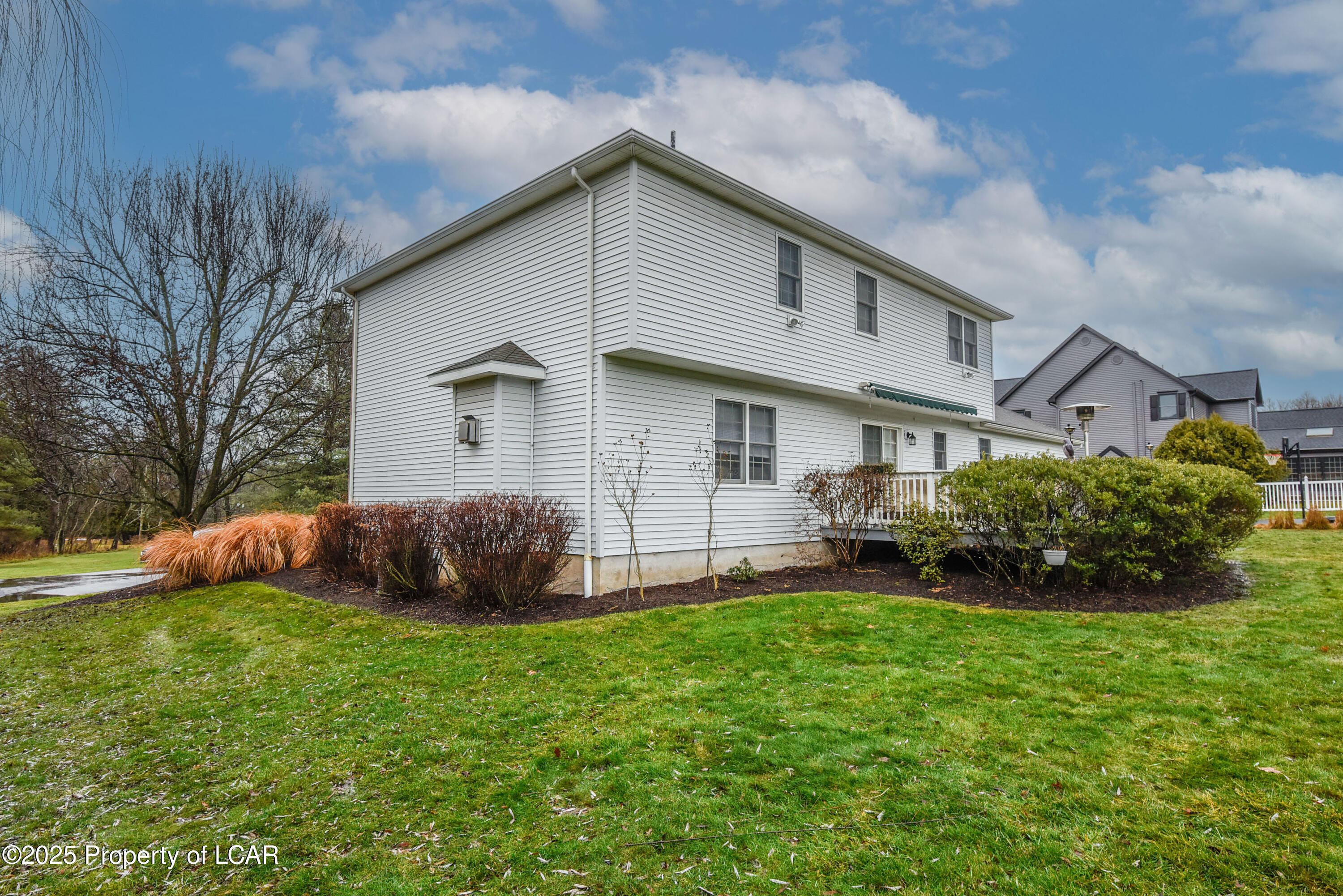 Dallas, Pennsylvania, 18612, United States, 4 Bedrooms Bedrooms, ,3 BathroomsBathrooms,Residential,For Sale,2005553