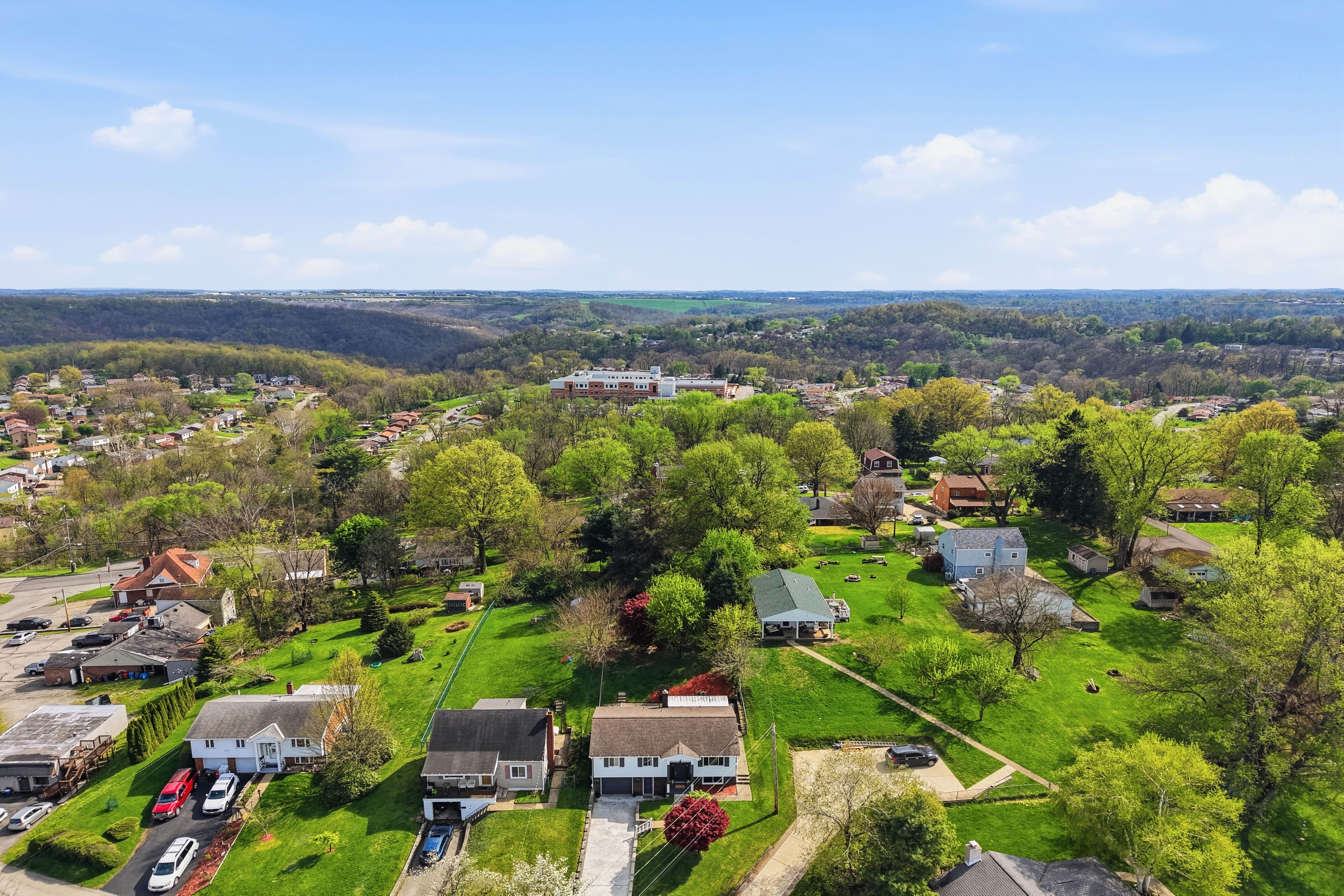  27 Flora Road, Pittsburgh, PA 15227 - 物件實景