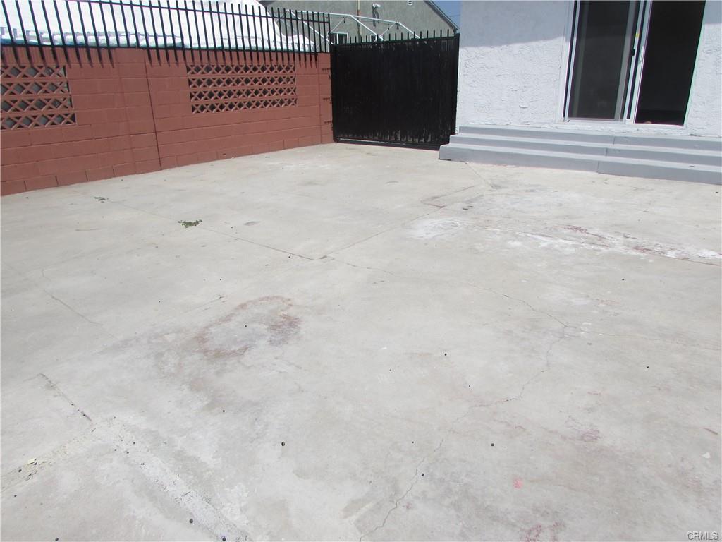 Compton, California, 90221, United States, 3 Bedrooms Bedrooms, ,1 BathroomBathrooms,Residential,For Sale,1904243