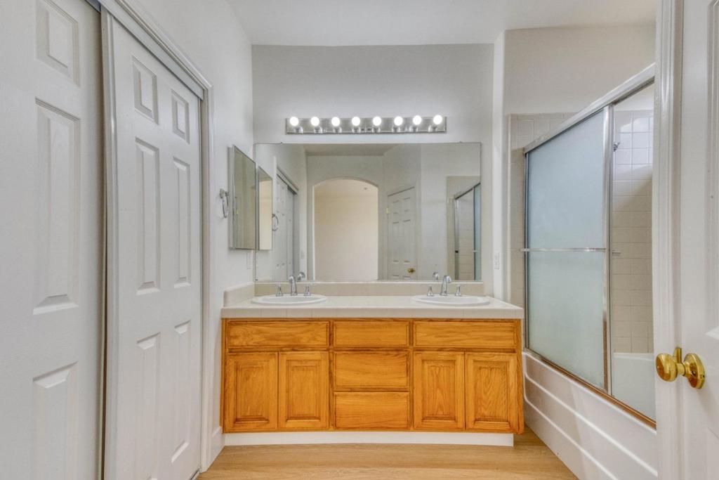 Salinas, California, 93906, United States, 4 Bedrooms Bedrooms, ,2 BathroomsBathrooms,Residential,For Sale,2048562