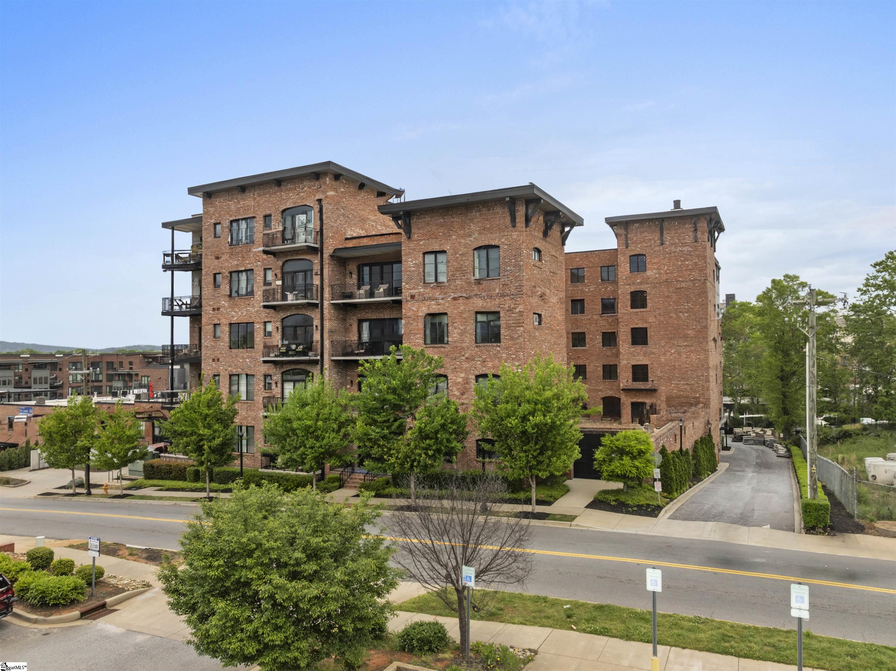 Greenville, South Carolina, 29601, United States, 2 Bedrooms Bedrooms, ,2 BathroomsBathrooms,Residential,For Sale,1777131