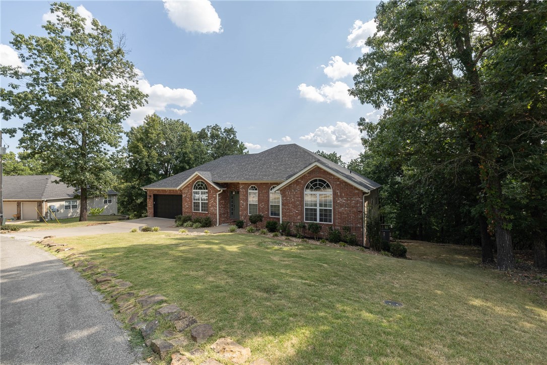 Bella Vista, Arkansas, 72714, United States, 4 Bedrooms Bedrooms, ,4 BathroomsBathrooms,Residential,For Sale,1918592