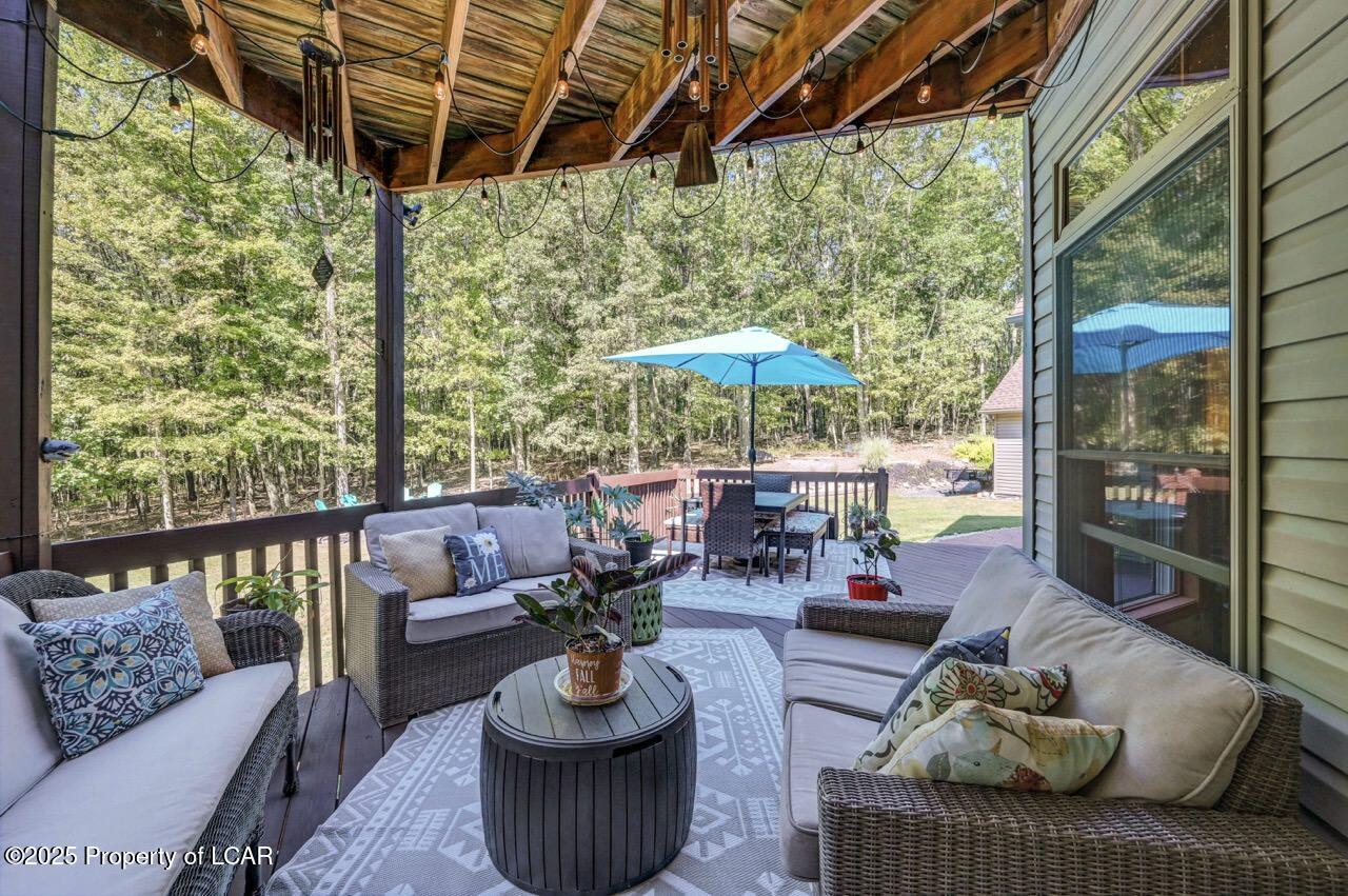 Mountain Top, Pennsylvania, 18707, United States, 4 Bedrooms Bedrooms, ,5 BathroomsBathrooms,Residential,For Sale,1944925