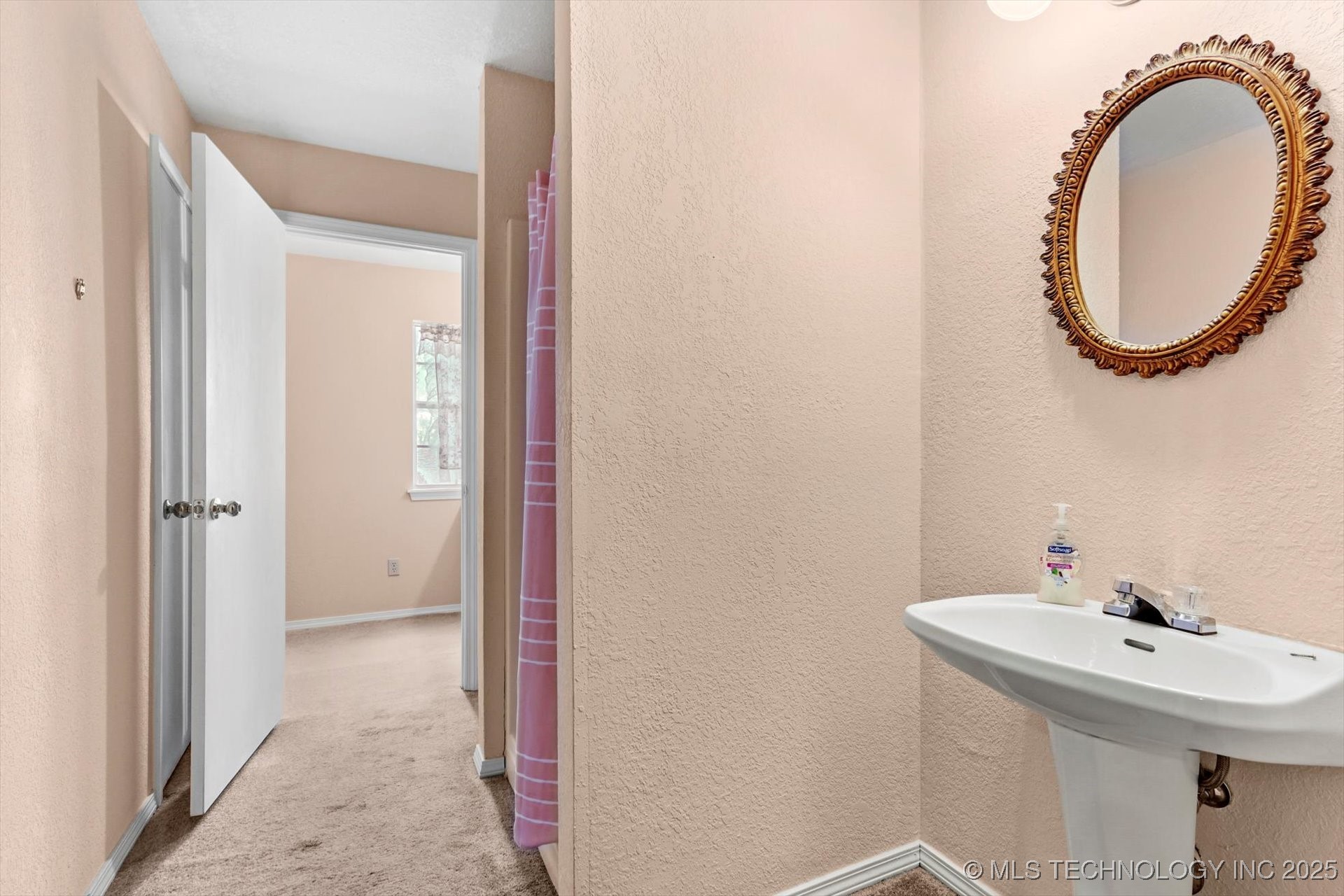 Jenks, Oklahoma, 74037, United States, 4 Bedrooms Bedrooms, ,5 BathroomsBathrooms,Residential,For Sale,1840123
