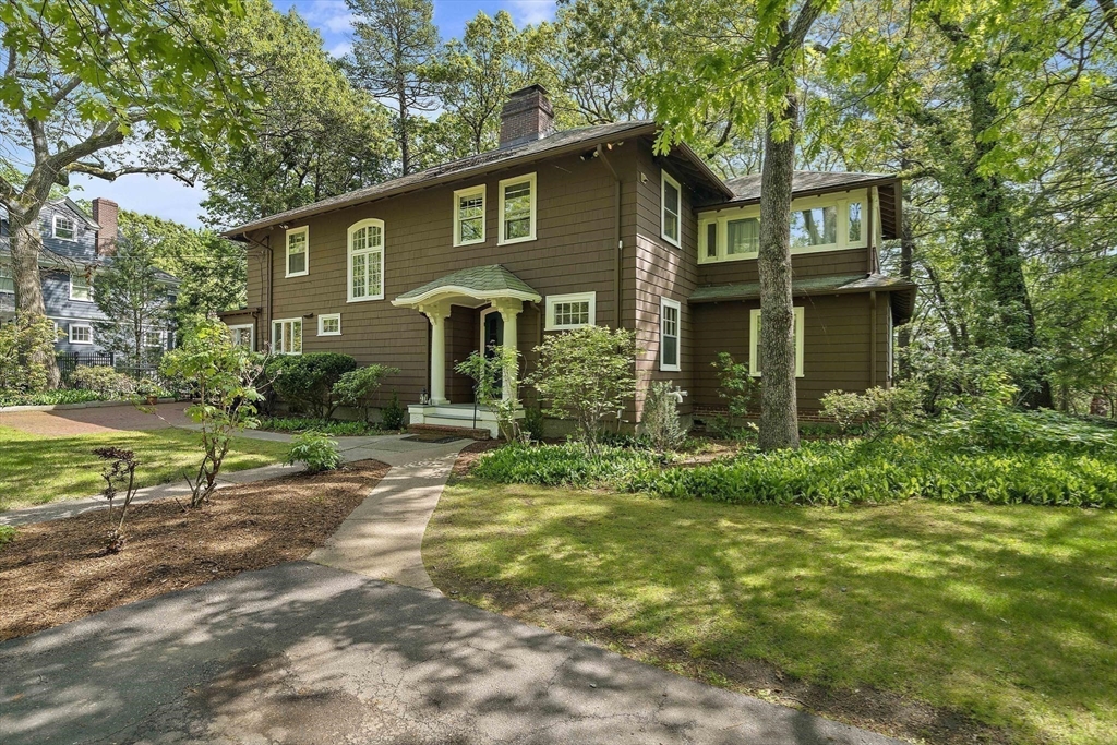 Newton, Massachusetts, 02468, United States, 4 Bedrooms Bedrooms, ,4 BathroomsBathrooms,Residential,For Sale,1829542