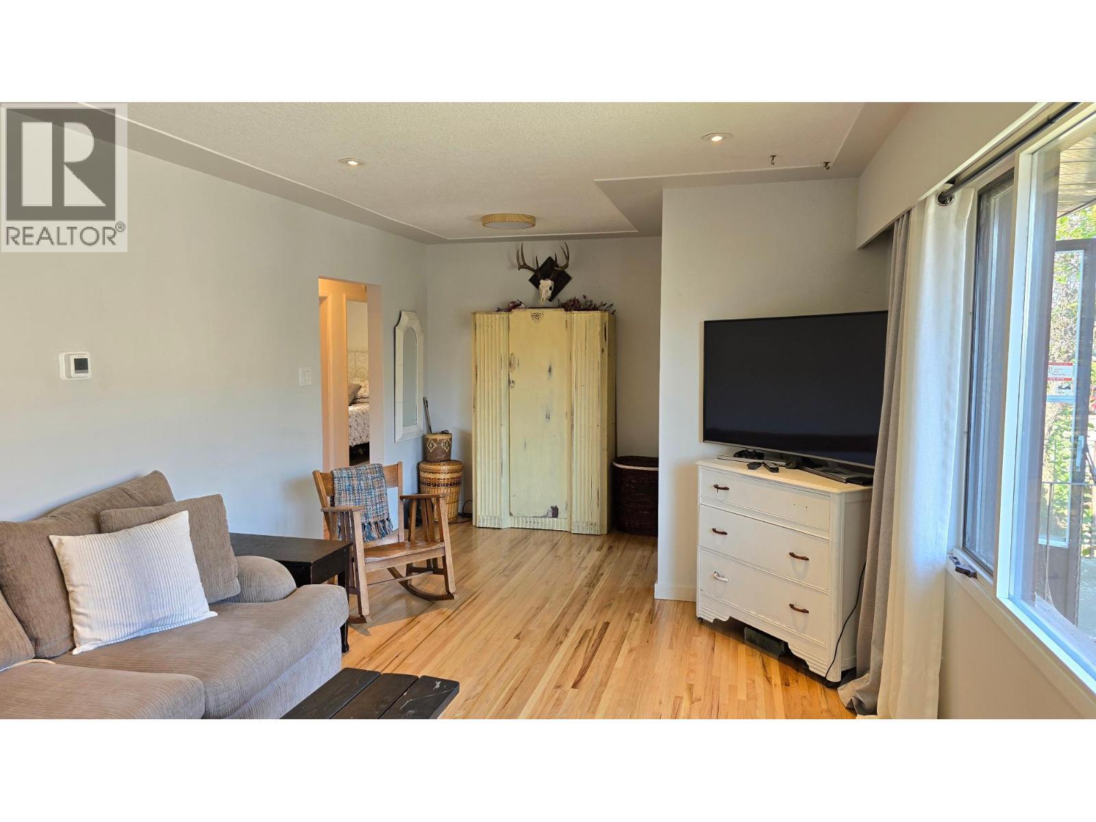 KAMLOOPS, British Columbia, V2C 4Y6, CA, 3 Bedrooms Bedrooms, ,2 BathroomsBathrooms,Residential,For Sale,1950750