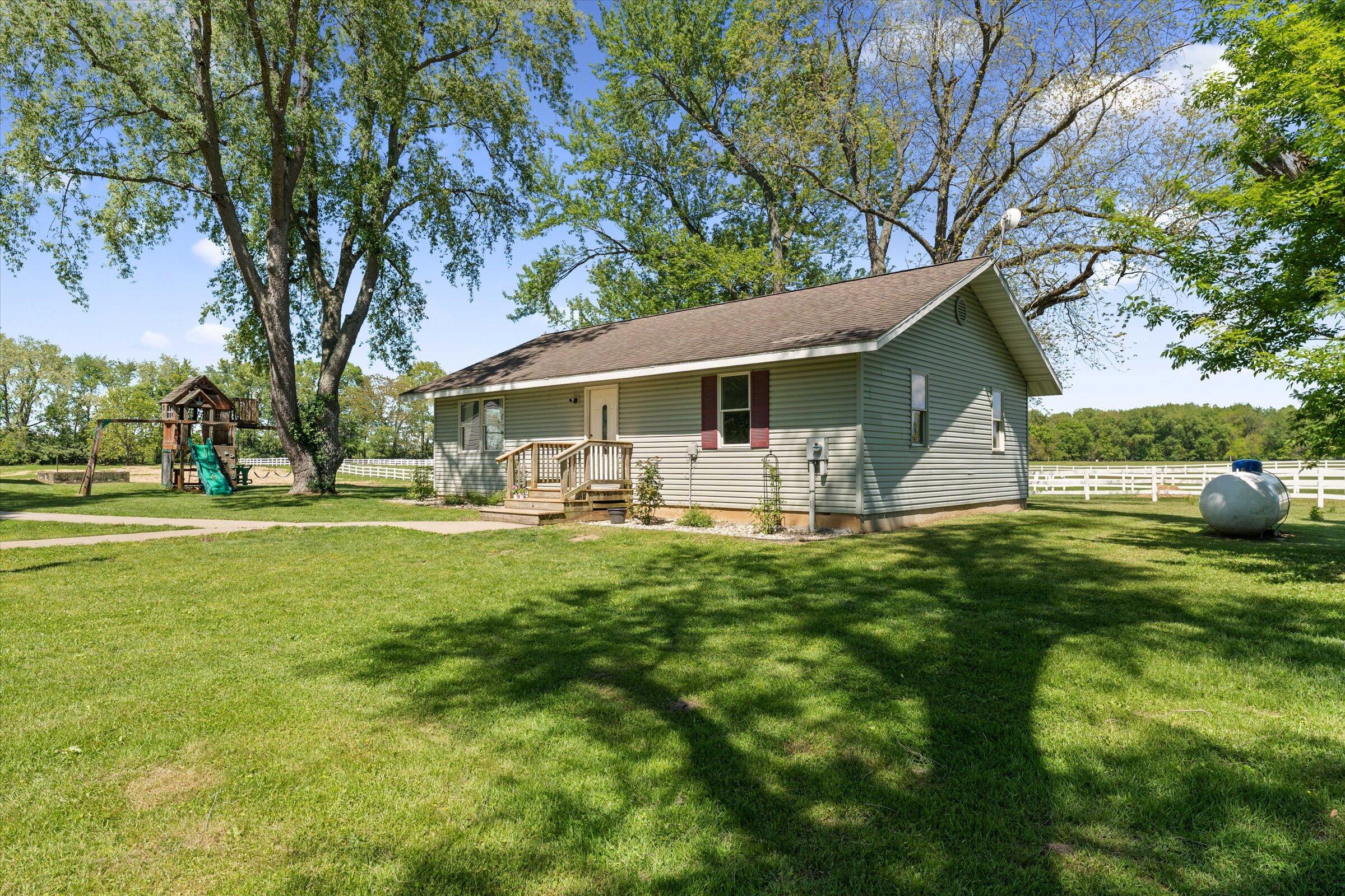 Niles, Michigan, 49120, United States, 2 Bedrooms Bedrooms, ,1 BathroomBathrooms,Residential,For Sale,1838746
