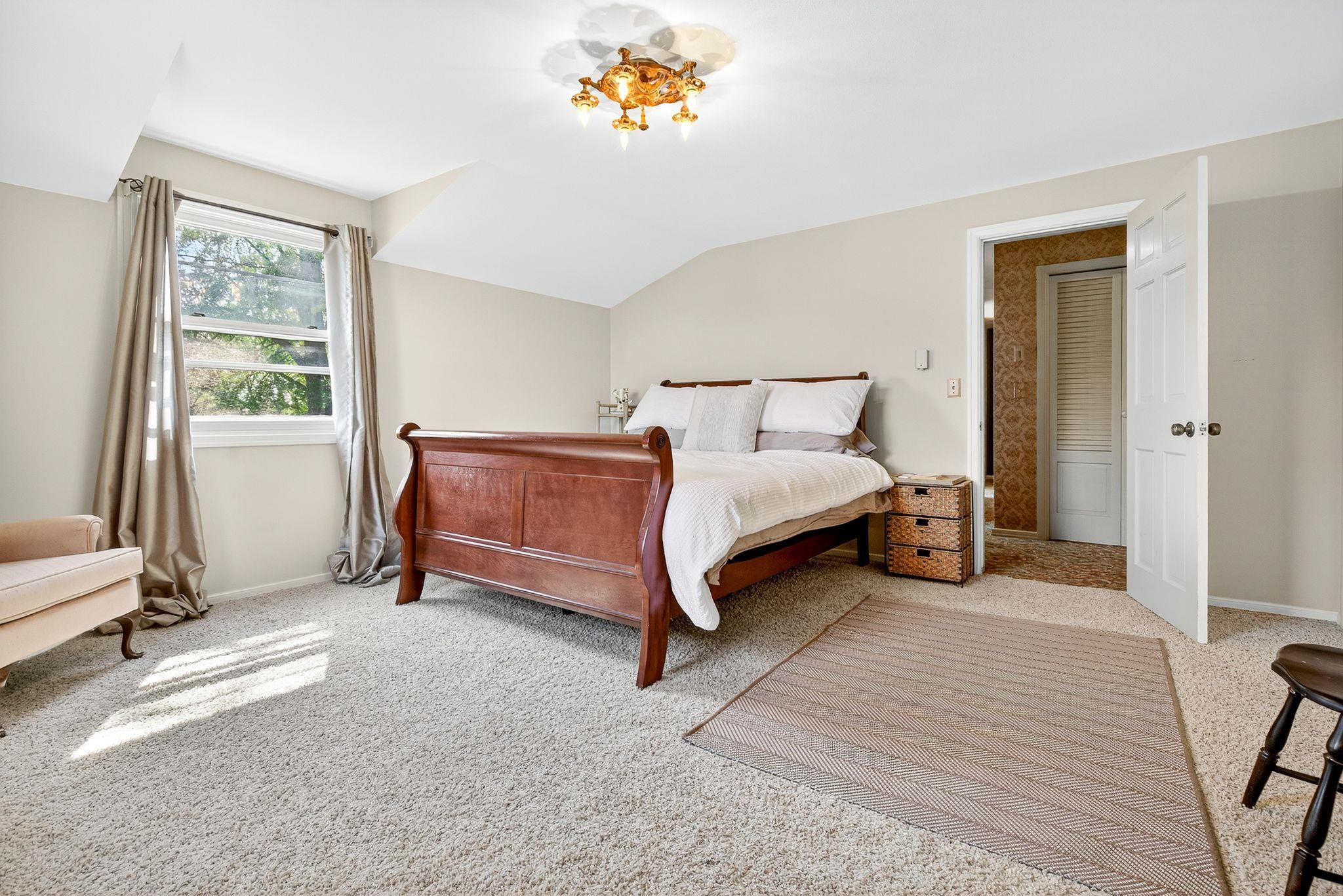 Hortonville, Wisconsin, 54944-9435, United States, 5 Bedrooms Bedrooms, ,4 BathroomsBathrooms,Residential,For Sale,1977478