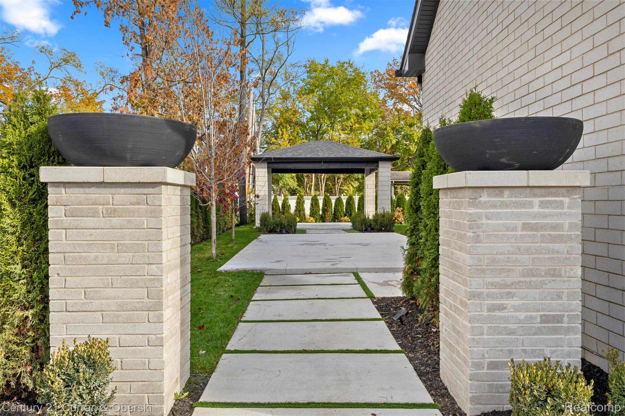 Dearborn, Michigan, 48128, United States, 5 Bedrooms Bedrooms, ,5 BathroomsBathrooms,Residential,For Sale,2030794
