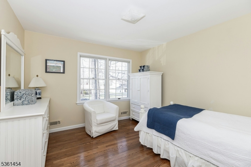 Berkeley Heights Twp., New Jersey, 07922, United States, 6 Bedrooms Bedrooms, ,4 BathroomsBathrooms,Residential,For Sale,1837487