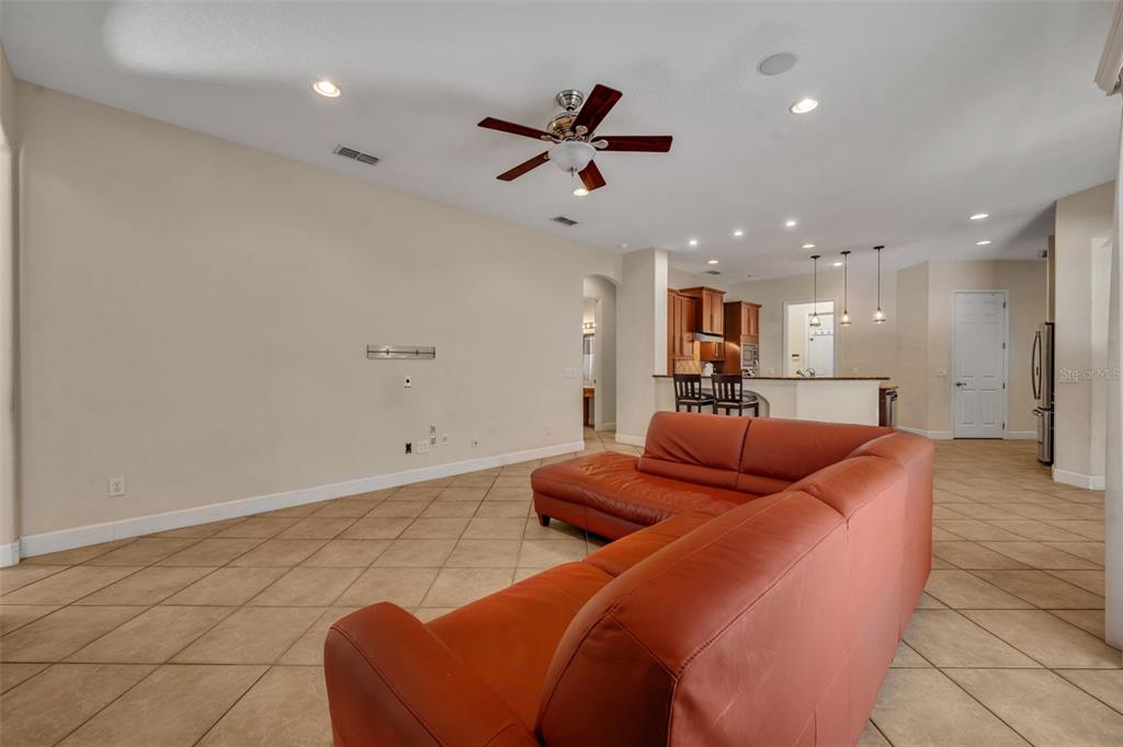 Orlando, Florida, 32832, United States, 4 Bedrooms Bedrooms, ,4 BathroomsBathrooms,Residential,For Sale,1901368
