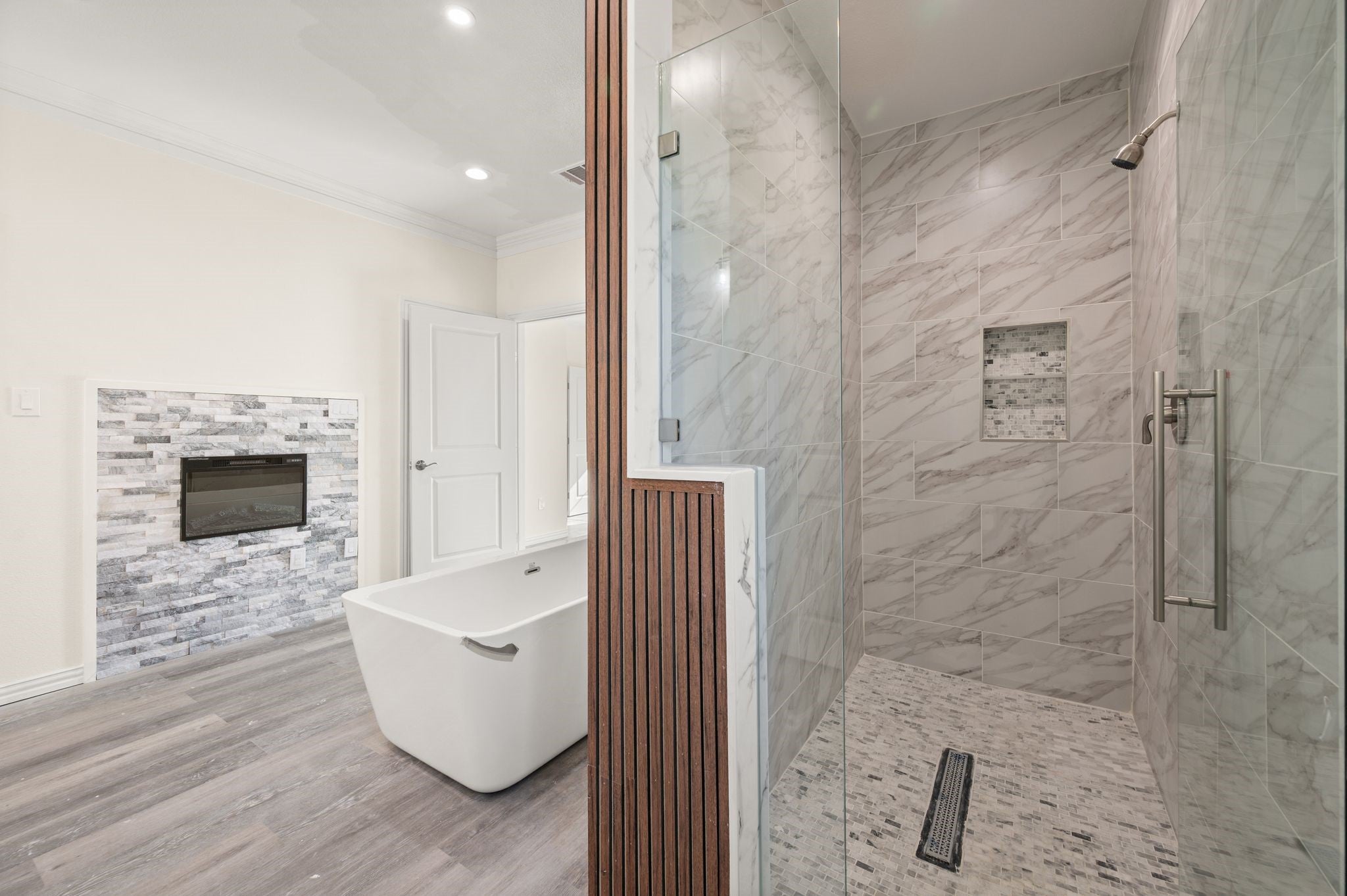 Grand Prairie, Texas, 75104, United States, 5 Bedrooms Bedrooms, ,5 BathroomsBathrooms,Residential,For Sale,2005426