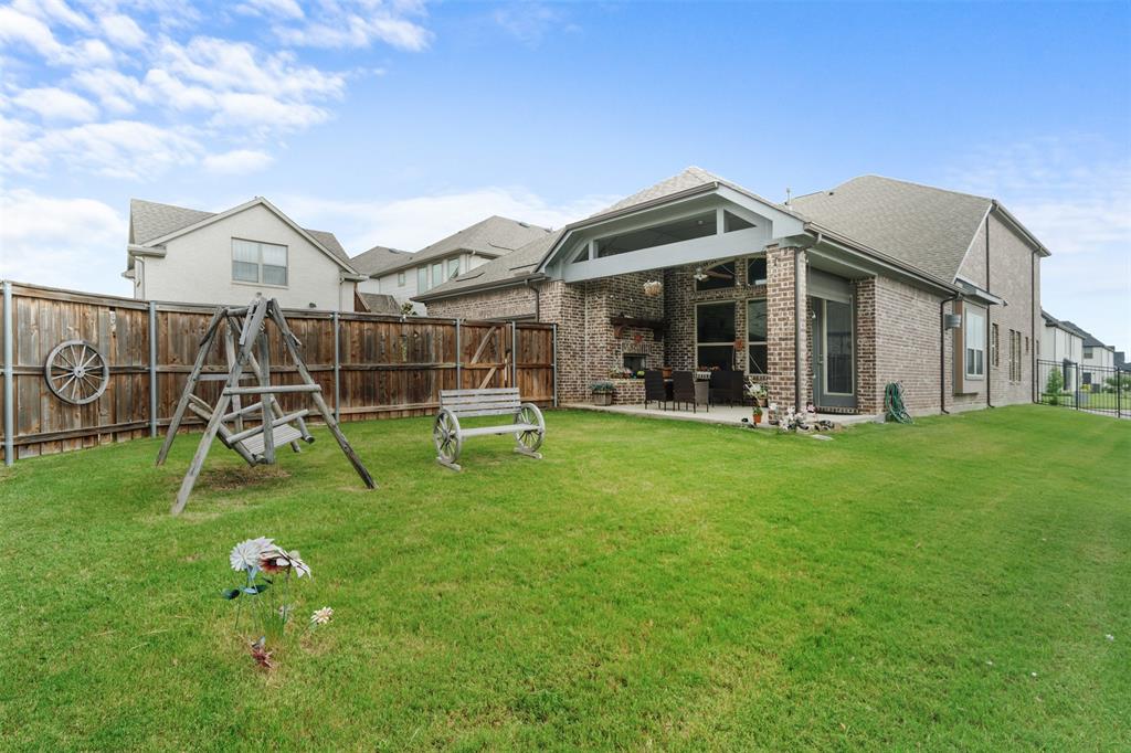 Arlington, Texas, 76005, United States, 4 Bedrooms Bedrooms, ,4 BathroomsBathrooms,Residential,For Sale,1890856