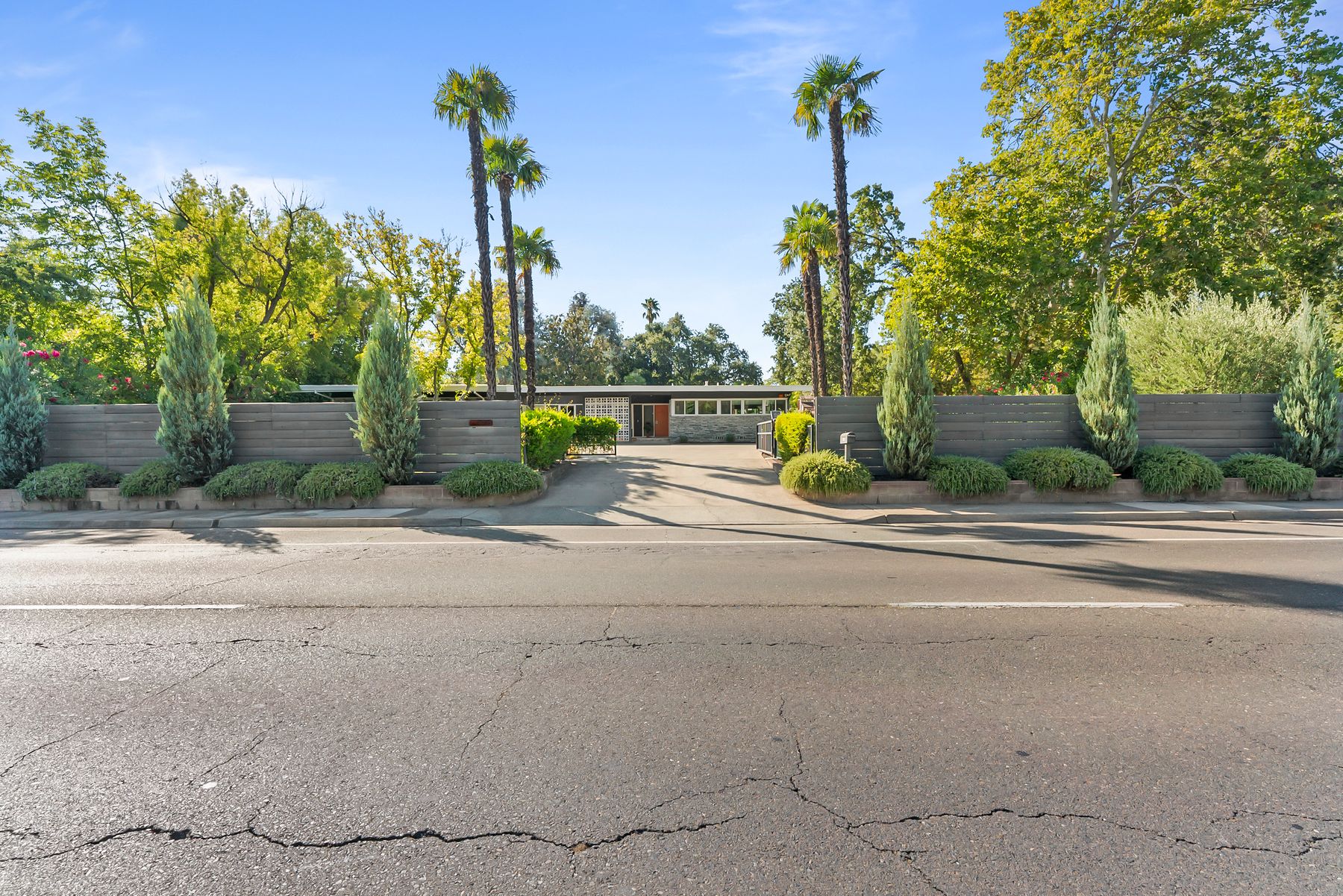  4935 Fair Oaks Boulevard, Carmichael, CA 95608 - 物件實景