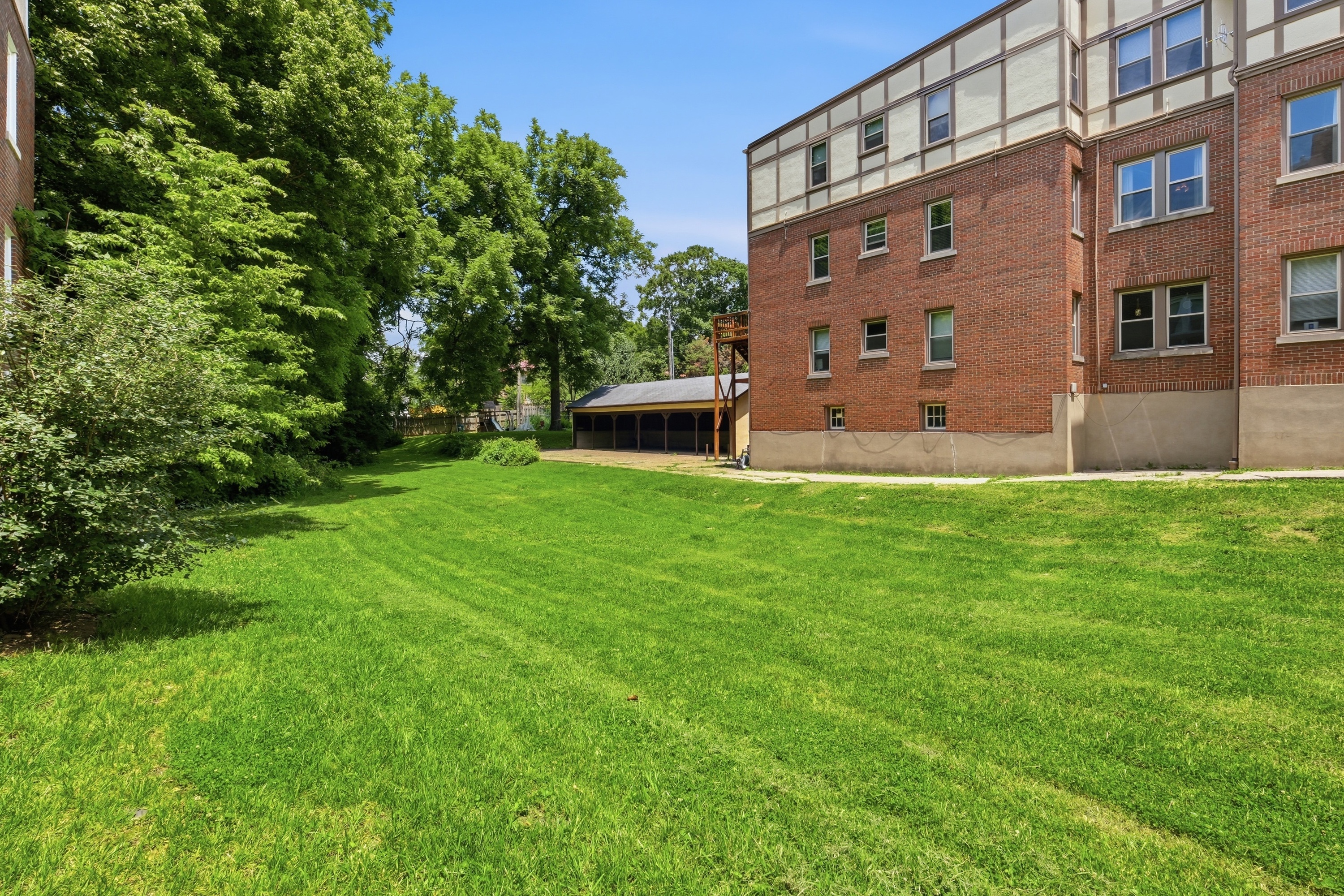  2055 Douglass Boulevard, Louisville, KY 40205 - 物件實景