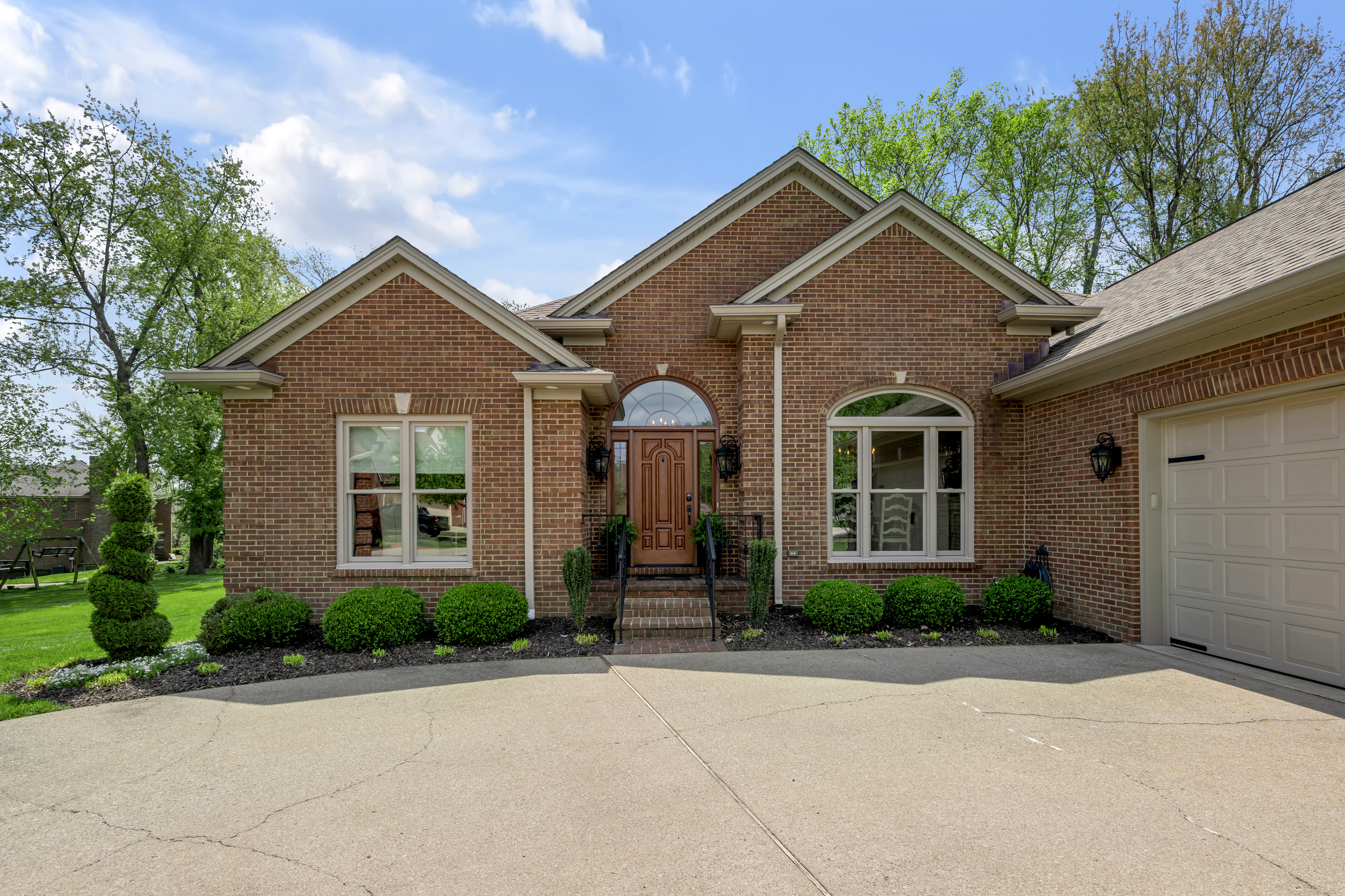  3128 Weymouth Court - 物件實景