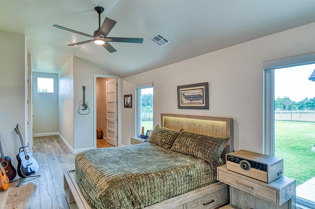 Amber, Oklahoma, 73004, United States, 6 Bedrooms Bedrooms, ,4 BathroomsBathrooms,Residential,For Sale,1984407