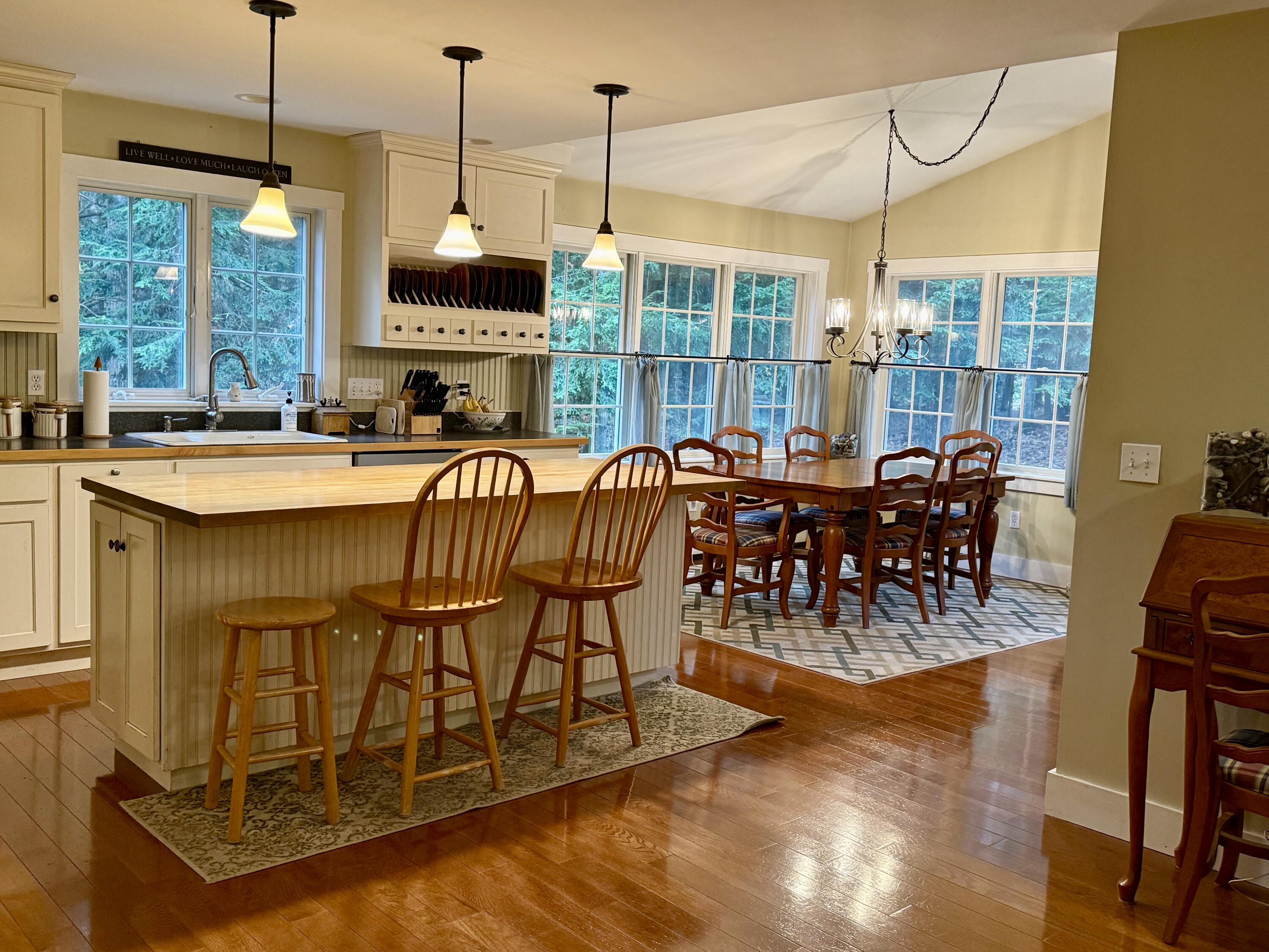 North Yarmouth, Maine, 04097, United States, 3 Bedrooms Bedrooms, ,3 BathroomsBathrooms,Residential,For Sale,1998444