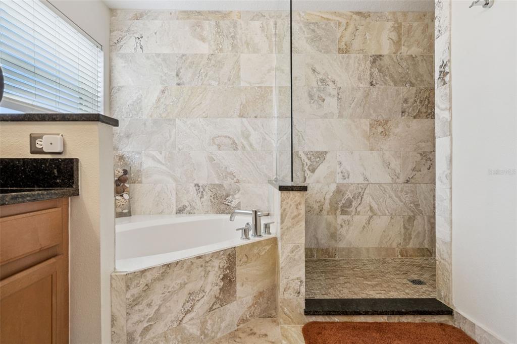 Davenport, Florida, 33897, United States, 5 Bedrooms Bedrooms, ,3 BathroomsBathrooms,Residential,For Sale,1966625