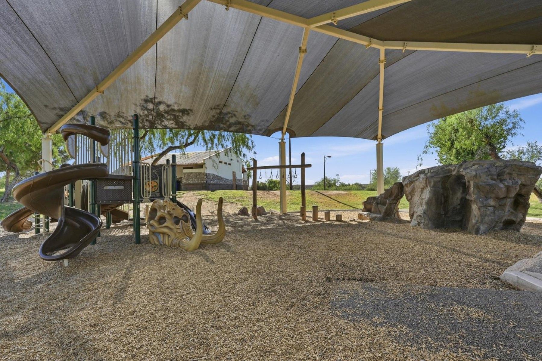  2266 E Willis Rd  Gilbert, AZ - 物件實景
