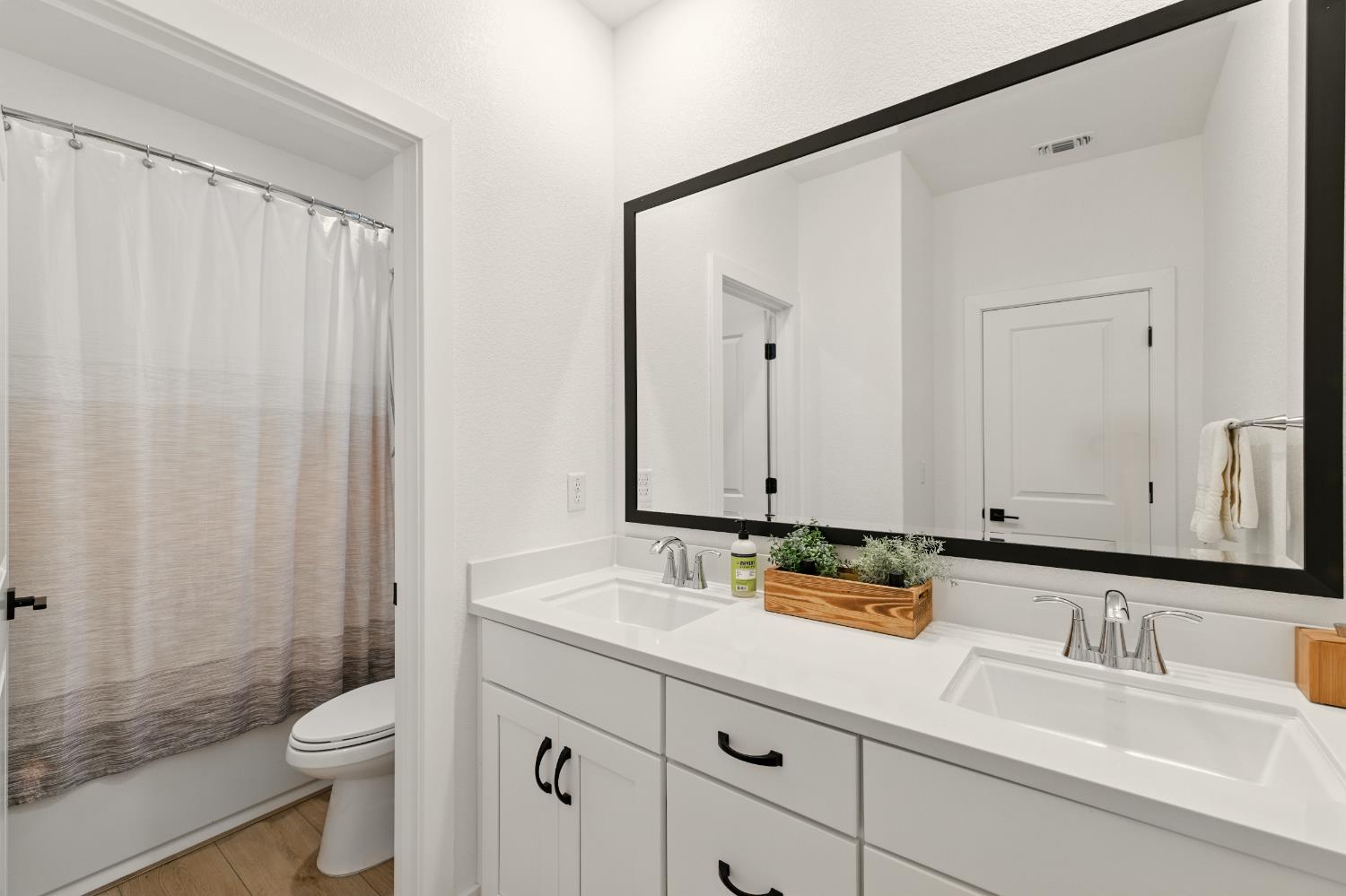 Granite Bay, California, 95746, United States, 4 Bedrooms Bedrooms, ,3 BathroomsBathrooms,Residential,For Sale,1875831