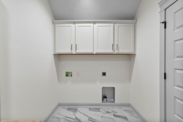 Cumberland Furnace, Tennessee, 37051, United States, 4 Bedrooms Bedrooms, ,3 BathroomsBathrooms,Residential,For Sale,2006360