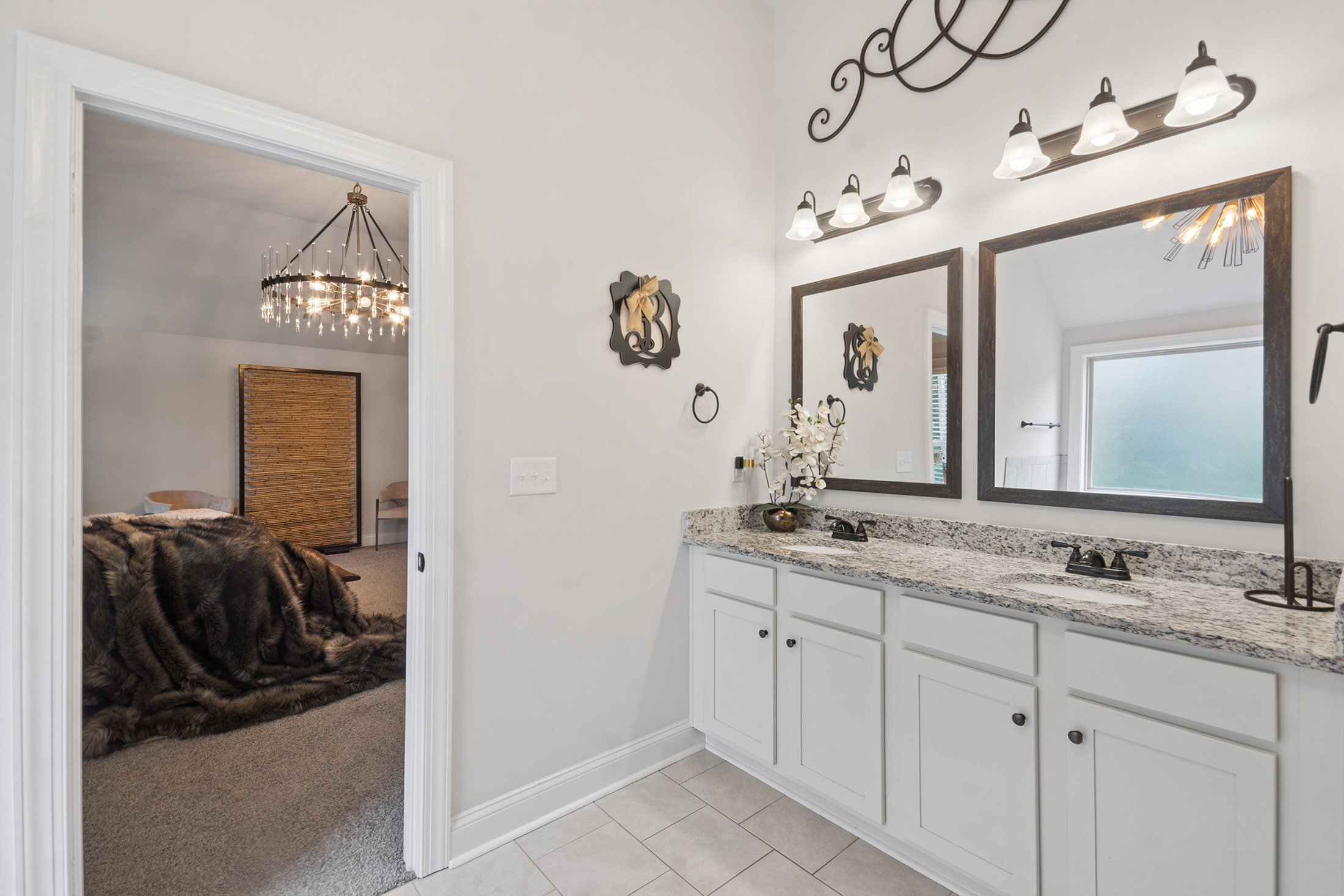  Thoughtfully Designed Home in Private, Nine Oaks Neighborhood - 物件實景
