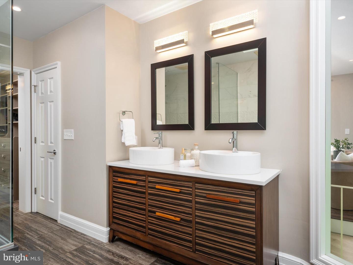 Annapolis, Maryland, 21401, United States, 5 Bedrooms Bedrooms, ,5 BathroomsBathrooms,Residential,For Sale,1895873