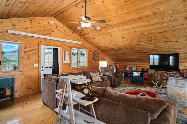 Hot Springs, South Dakota, 57747, United States, 3 Bedrooms Bedrooms, ,3 BathroomsBathrooms,Residential,For Sale,1924140