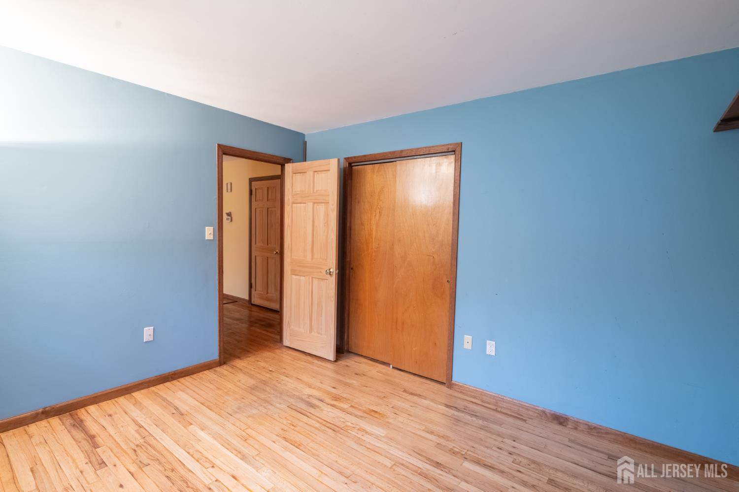 East Brunswick, New Jersey, 08816, United States, 3 Bedrooms Bedrooms, ,2 BathroomsBathrooms,Residential,For Sale,2002265