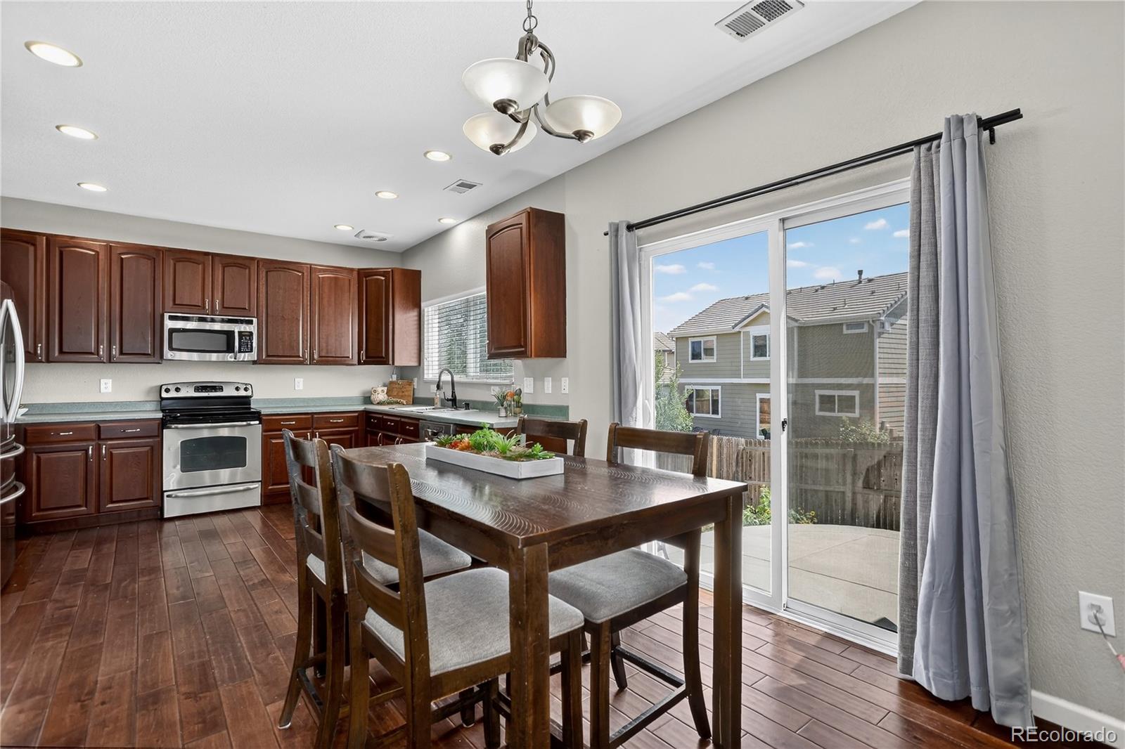 Aurora, Colorado, 80018, United States, 3 Bedrooms Bedrooms, ,3 BathroomsBathrooms,Residential,For Sale,1926277