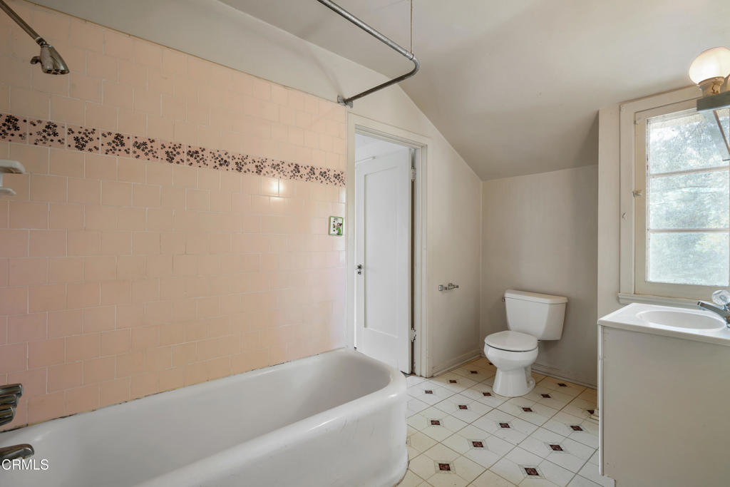 Pasadena, California, 91103, United States, 6 Bedrooms Bedrooms, ,3 BathroomsBathrooms,Residential,For Sale,1950732