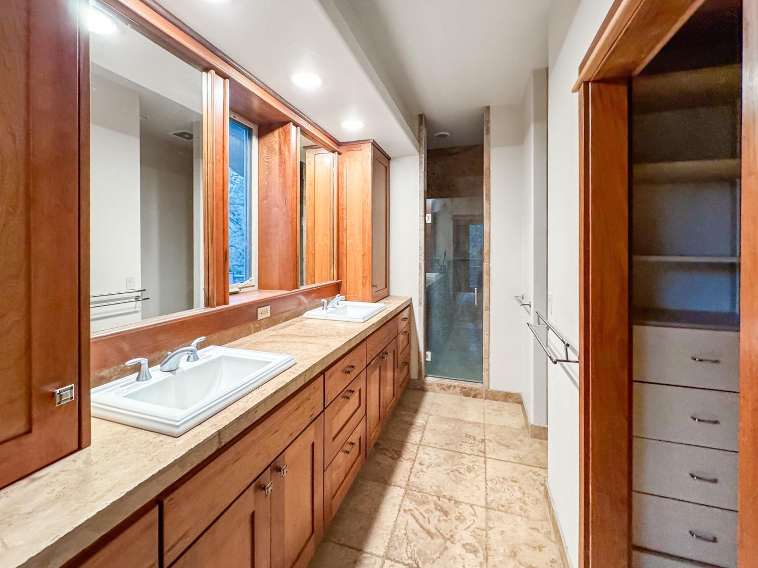 Grass Valley, California, 95949, United States, 3 Bedrooms Bedrooms, ,4 BathroomsBathrooms,Residential,For Sale,1920677