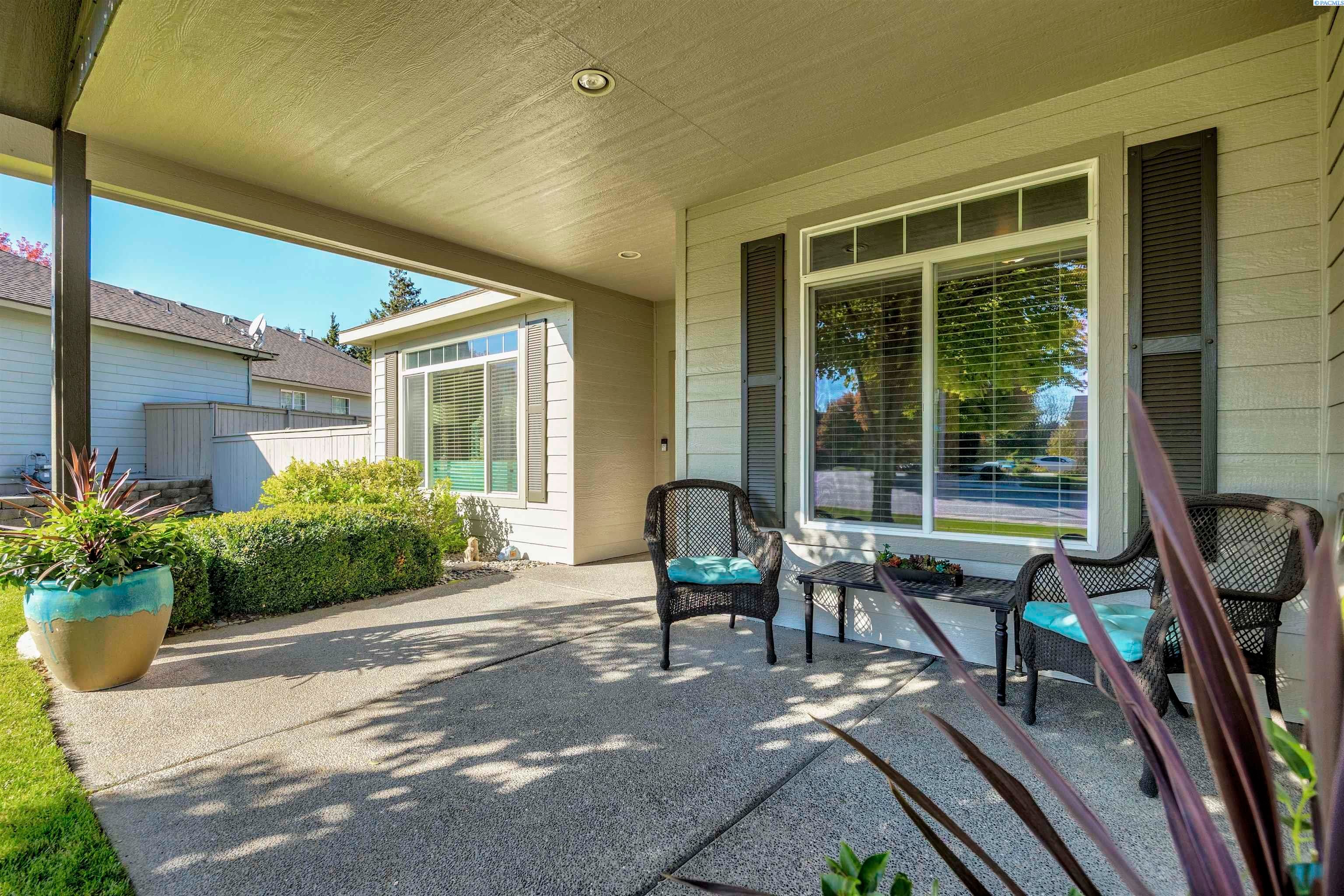 Kennewick, Washington, 99338, United States, 4 Bedrooms Bedrooms, ,2 BathroomsBathrooms,Residential,For Sale,1981833