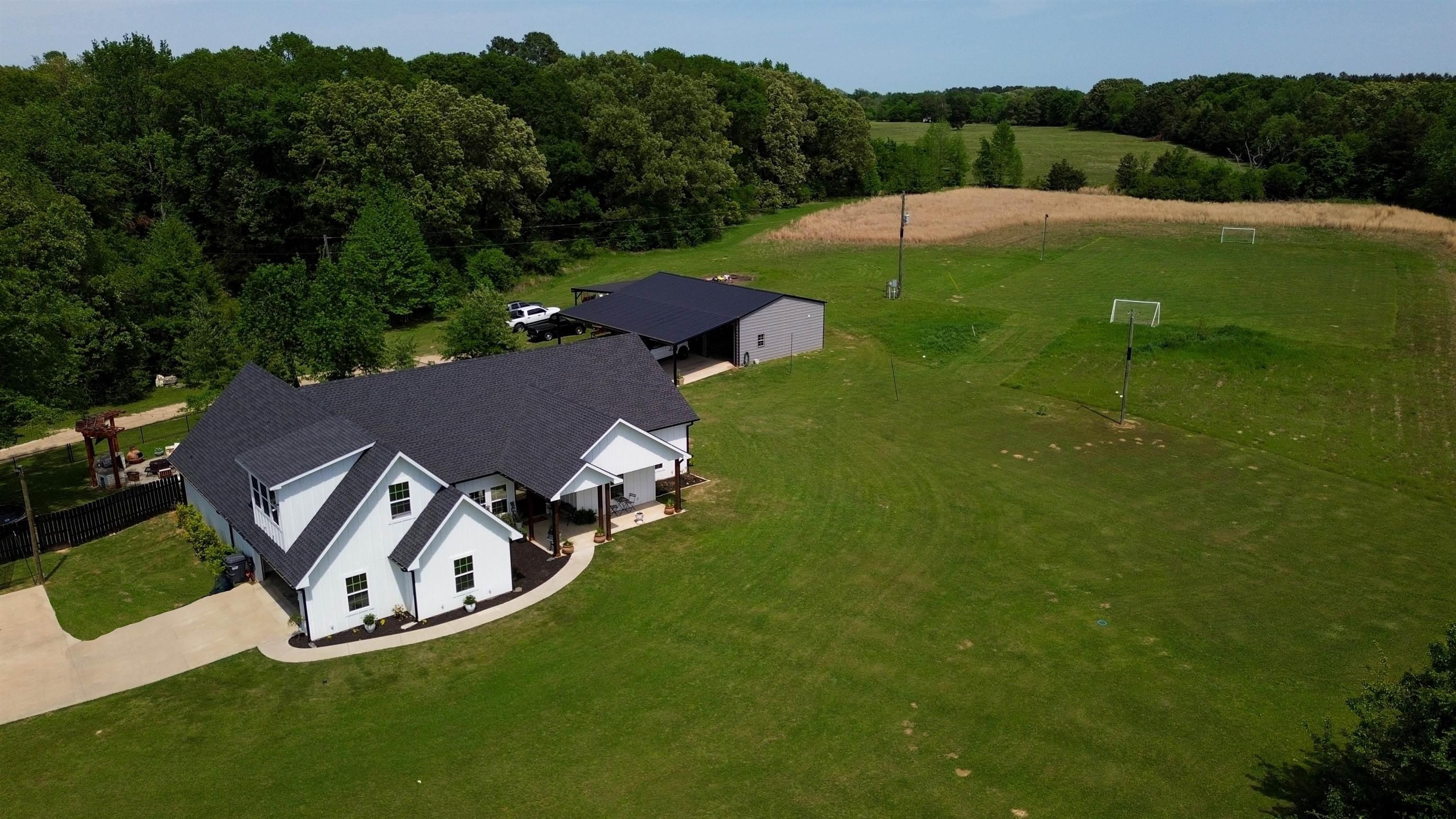 Pittsburg, Texas, 75686, United States, 4 Bedrooms Bedrooms, ,3 BathroomsBathrooms,Residential,For Sale,1943296