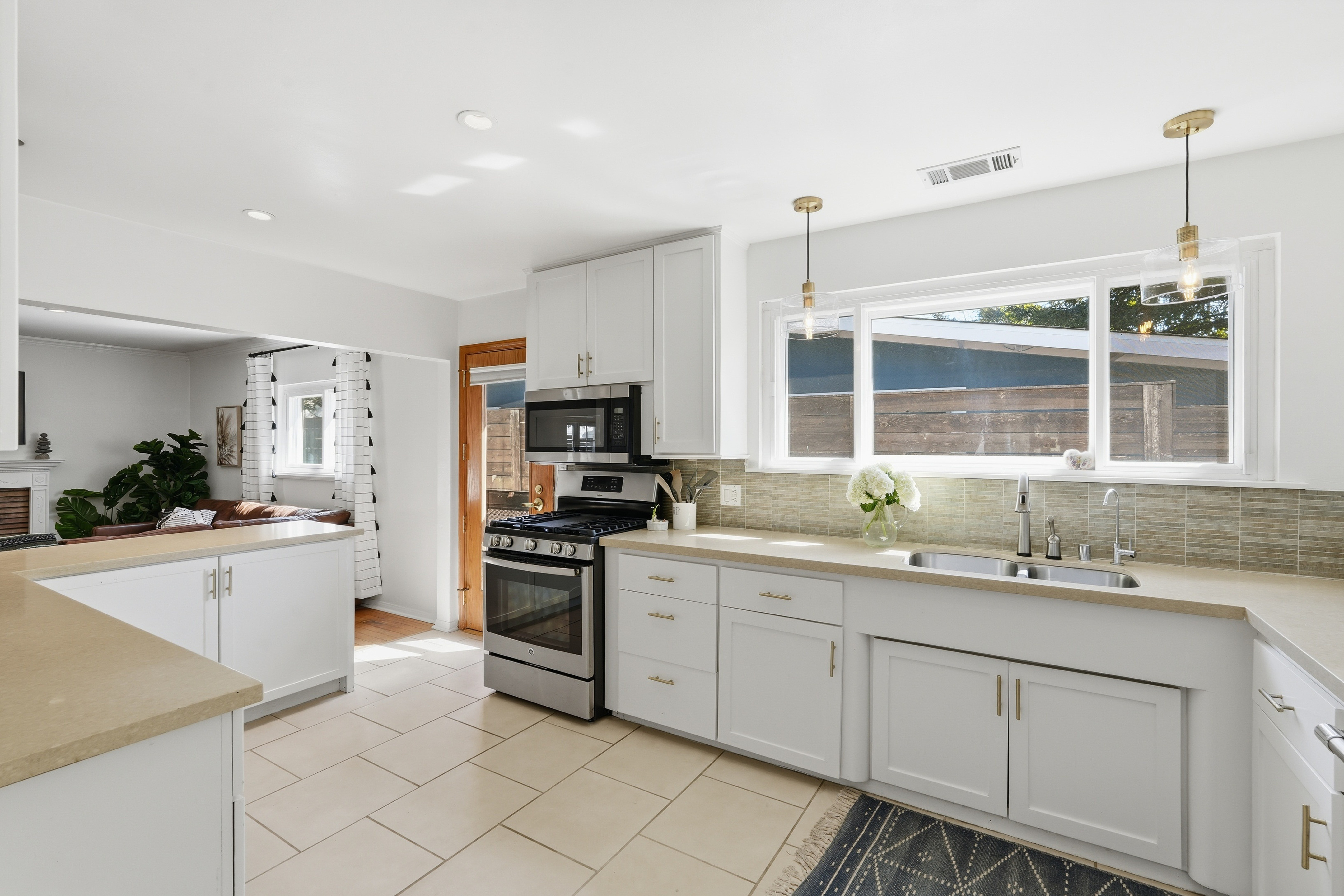  8916 Rayford Drive, Los Angeles, CA 90045 - 物件實景